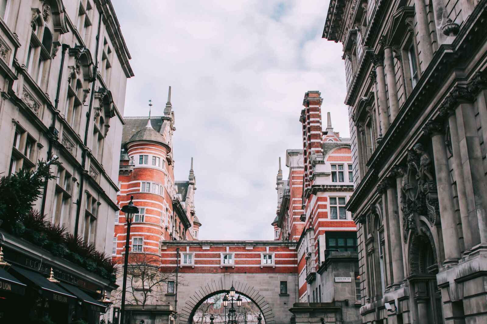 Canon EOS 700D (EOS Rebel T5i / EOS Kiss X7i) sample photo. Vehicle, london, united kingdom photography
