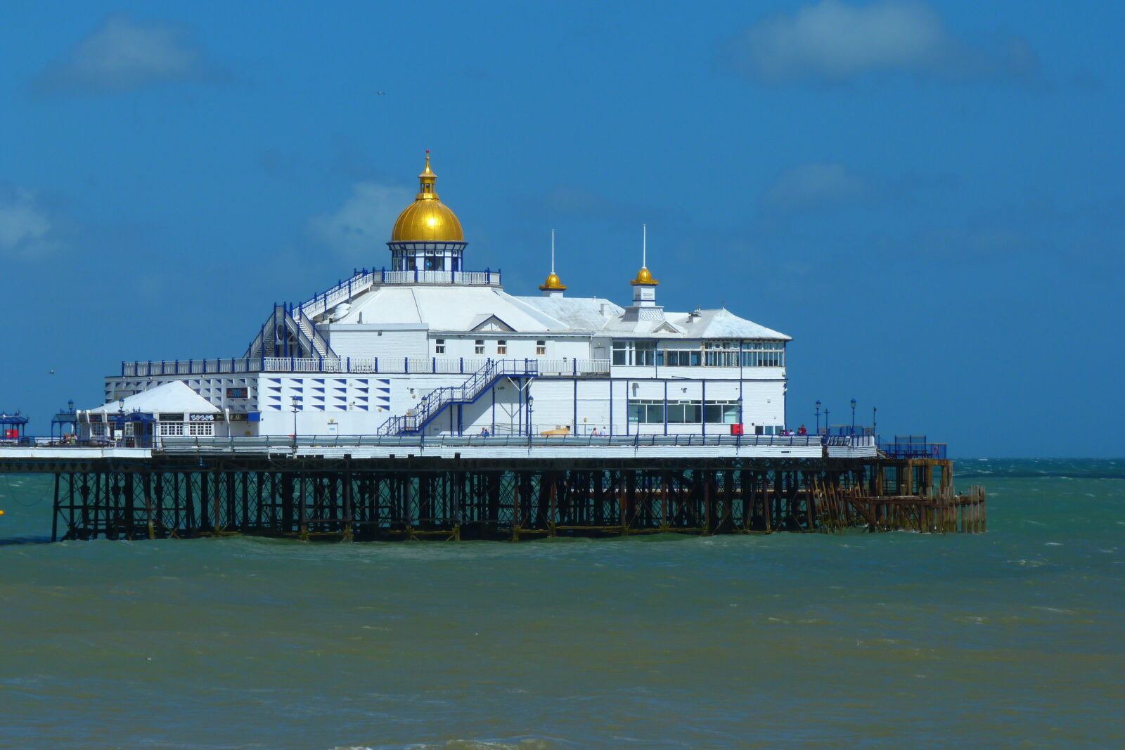 Panasonic Lumix DMC-FZ40 (Lumix DMC-FZ45) sample photo. Eastbourne, pier, end photography