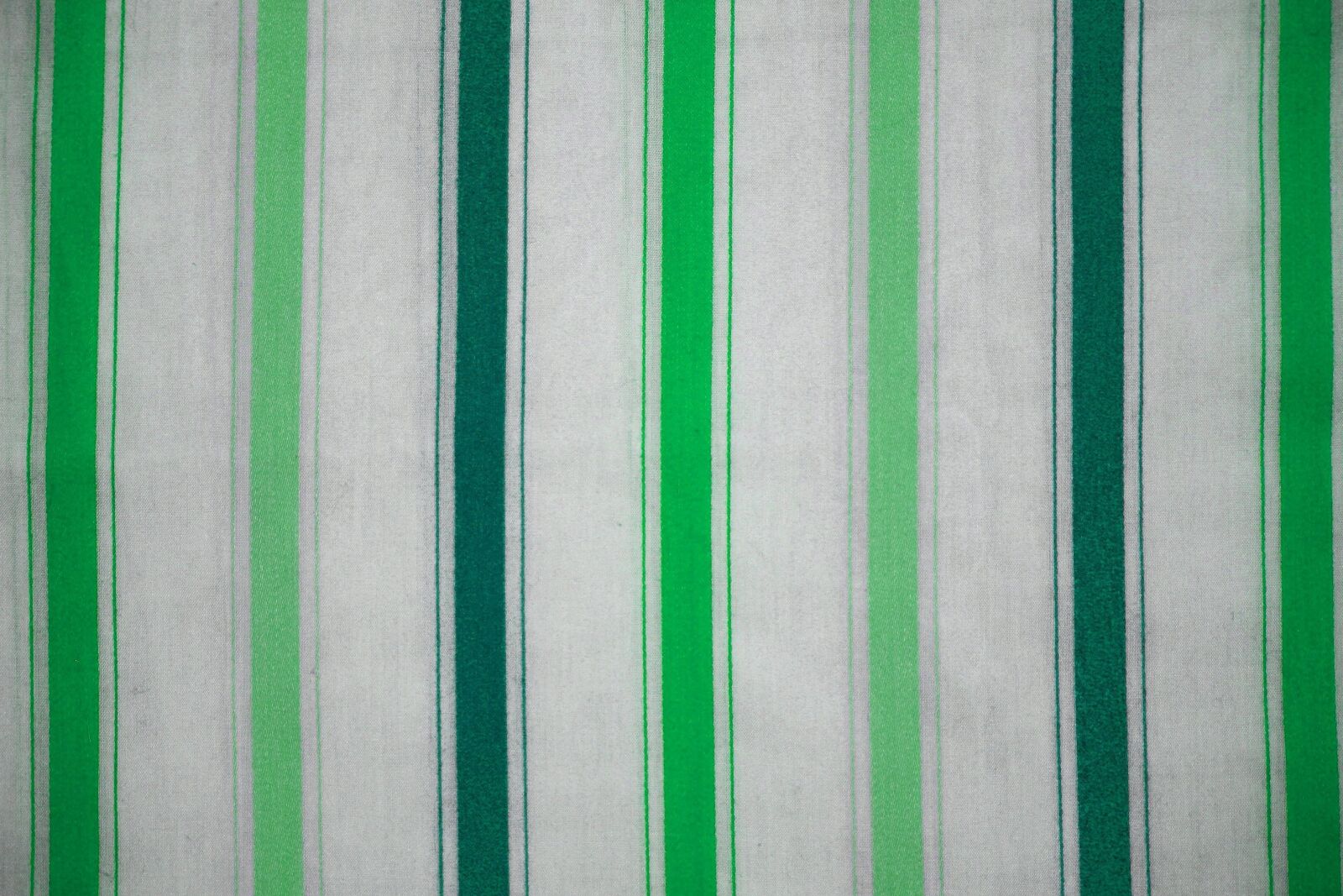 f/4-5.6 IS II sample photo. Striped design, textil, dishcloth photography