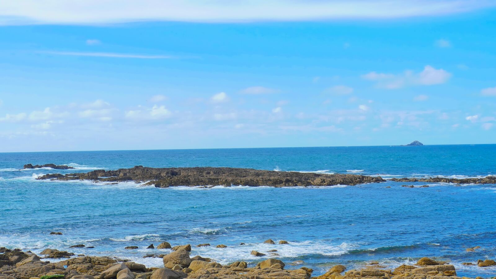 Panasonic Lumix DMC-GH4 sample photo. Cornwall, sea, england photography