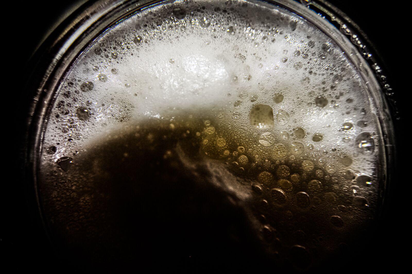 Canon EOS 4000D (EOS Rebel T100 / EOS 3000D) sample photo. Beer, foam, drink photography