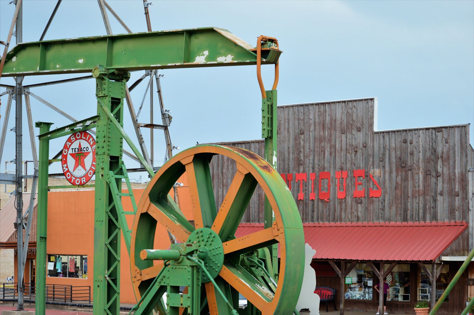 Nikon D3200 sample photo. Antiques, pump, oil photography
