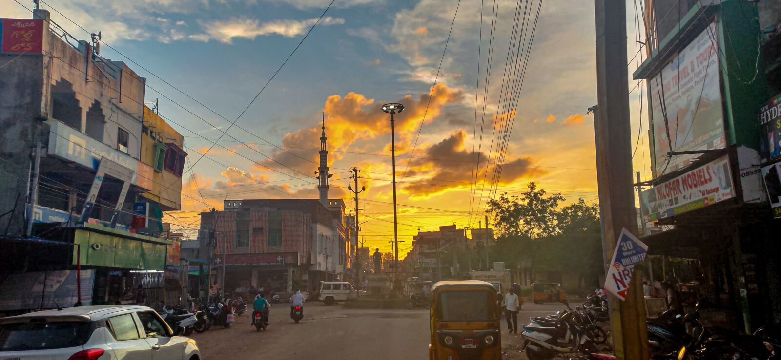 Realme XT sample photo. Street, evening, sunset photography