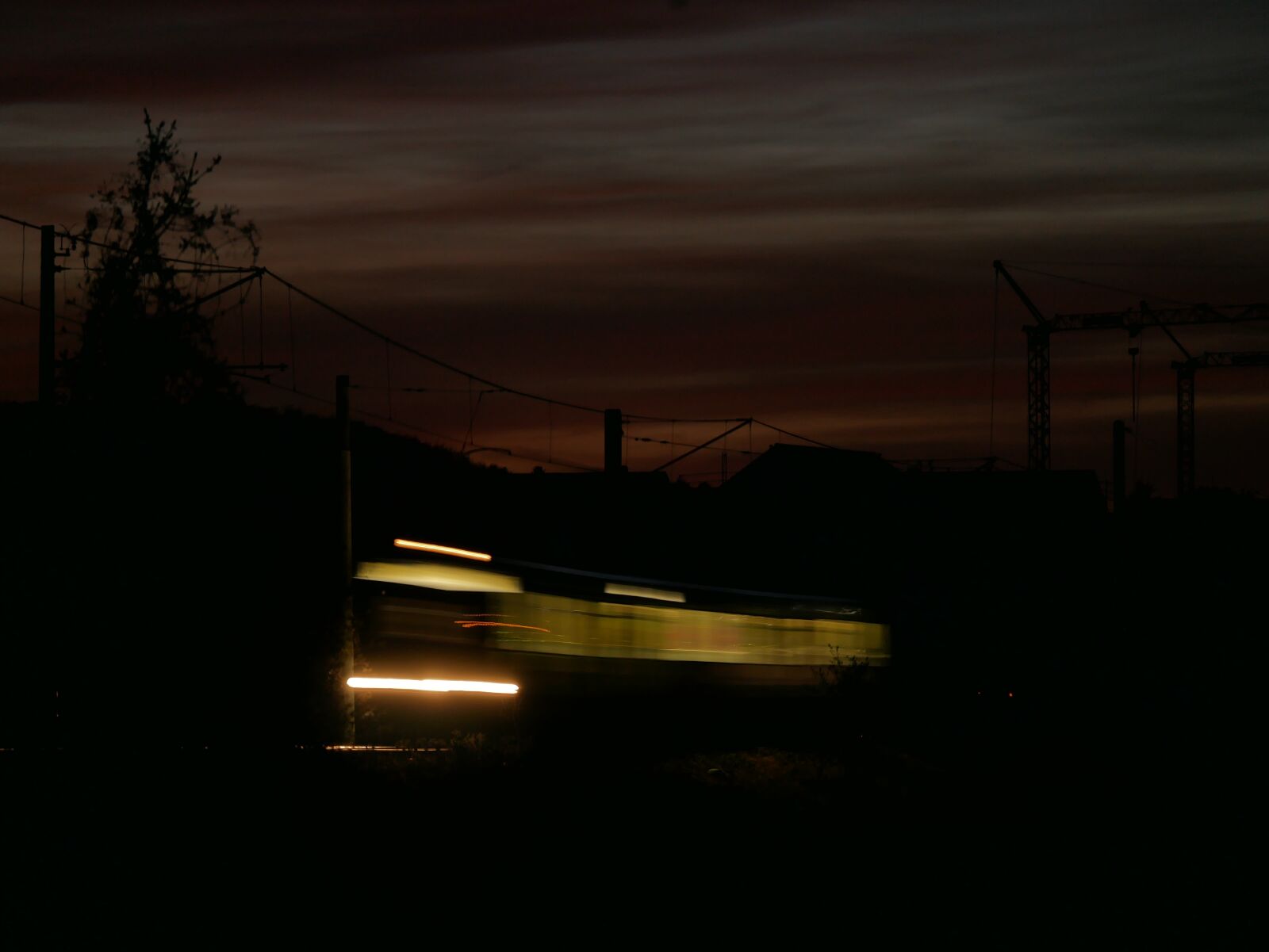 Panasonic DMC-G81 sample photo. Train, mitzieher, twilight photography