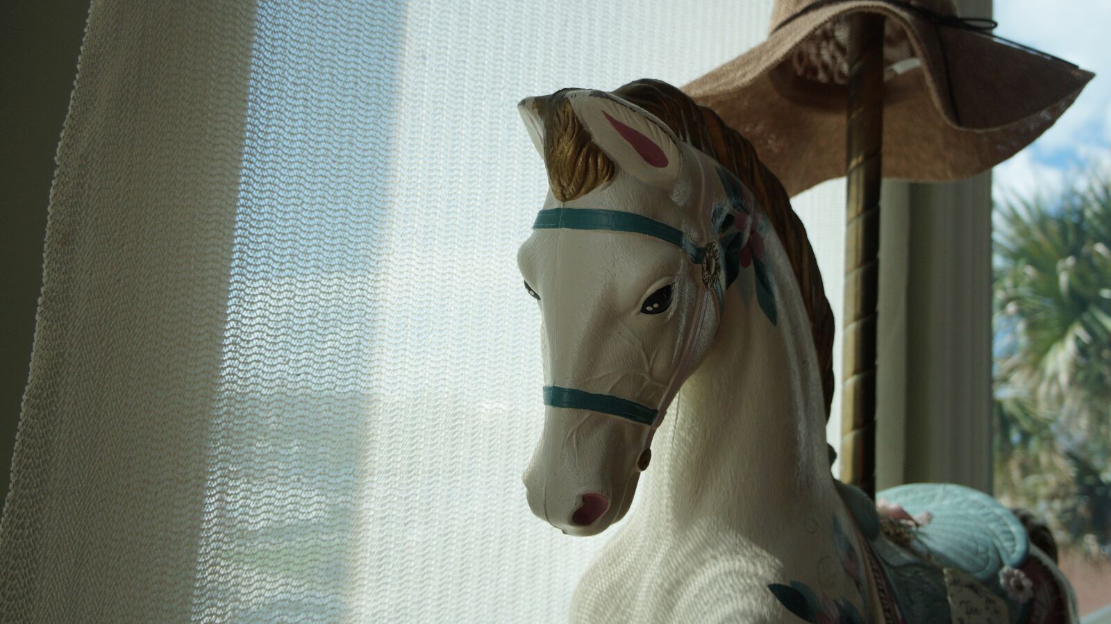 Sony Alpha a3000 sample photo. Horse, carousal, decor photography