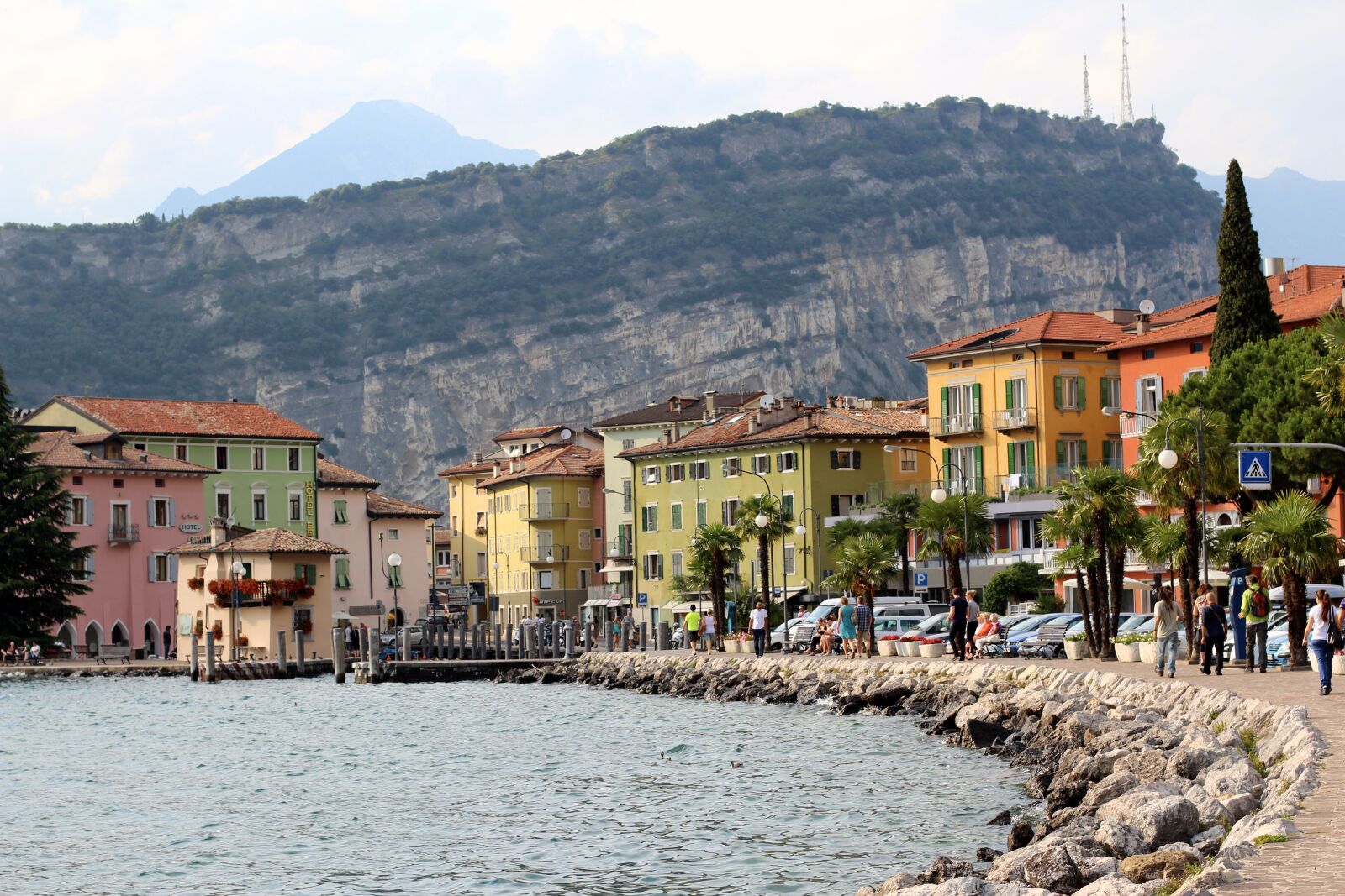 Canon EOS 600D (Rebel EOS T3i / EOS Kiss X5) + Canon EF 50mm F1.4 USM sample photo. Italy, garda, torbole photography