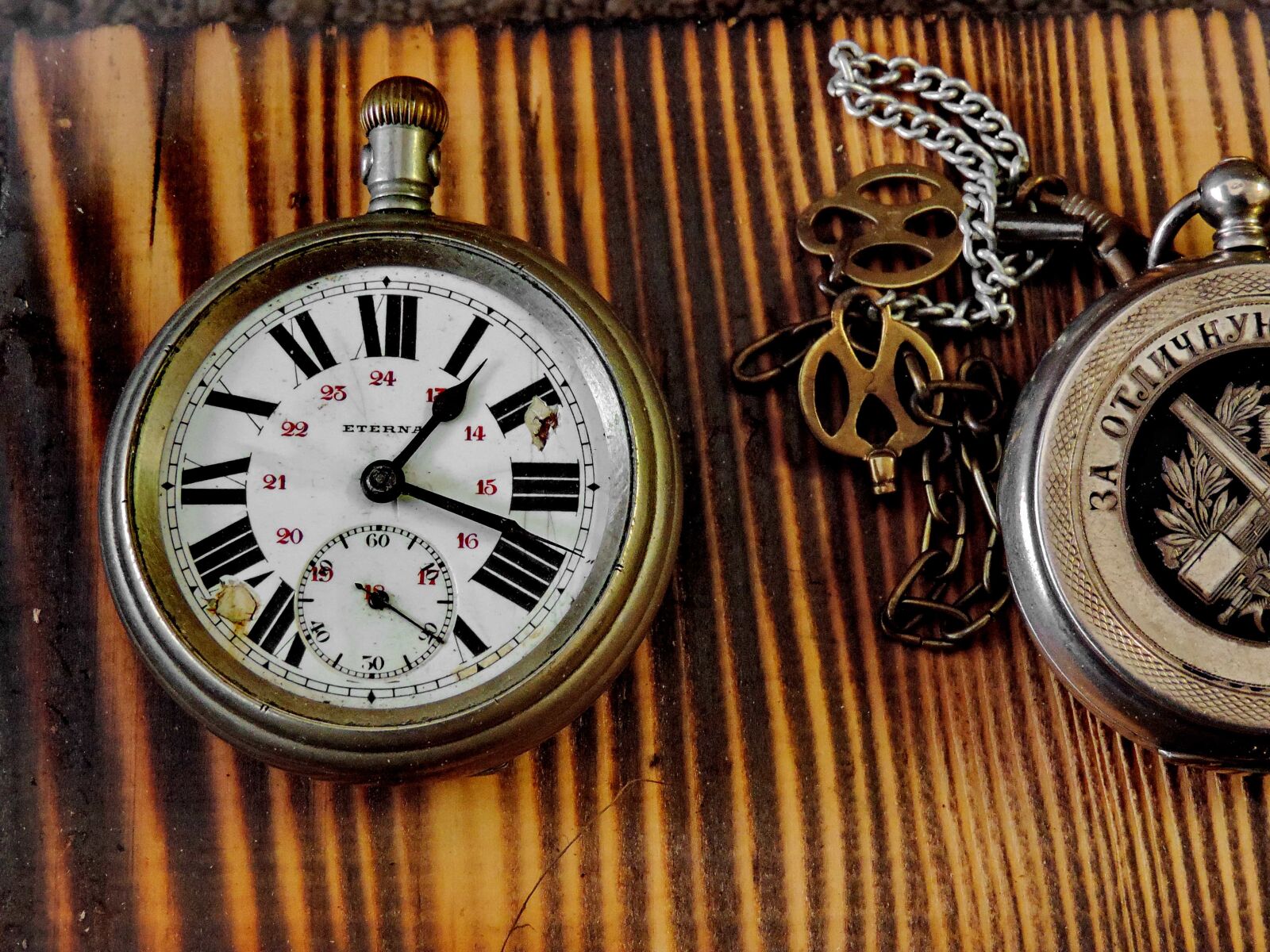 Nikon Coolpix P520 sample photo. Analog clock, antiquity, clock photography