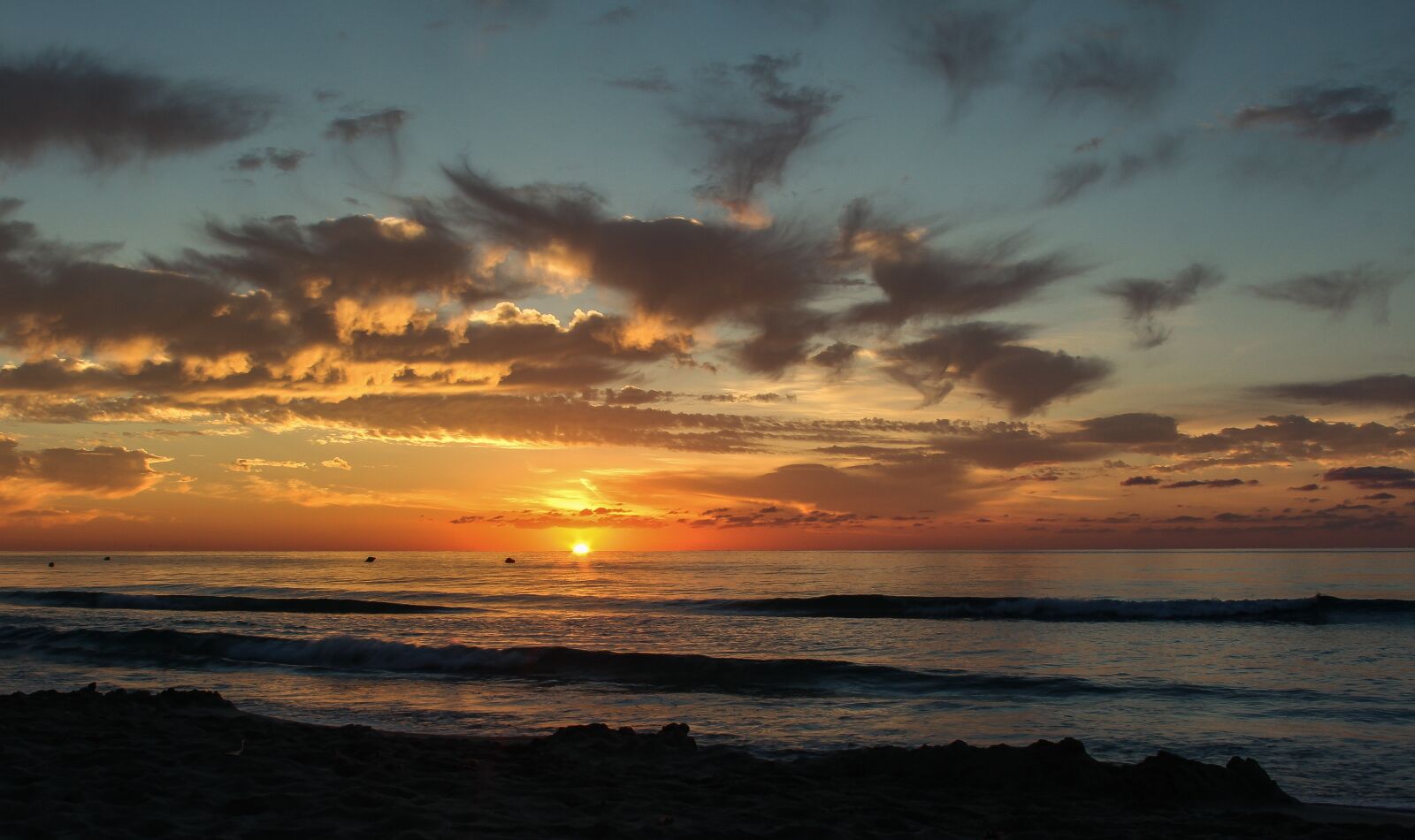 Canon EF-S 18-135mm F3.5-5.6 IS sample photo. Sunset, dawn, waters photography