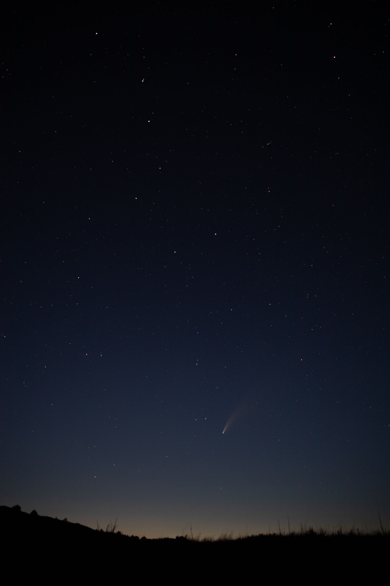 Canon EOS R + Canon RF 28-70mm F2L USM sample photo. Comet, night, sky photography