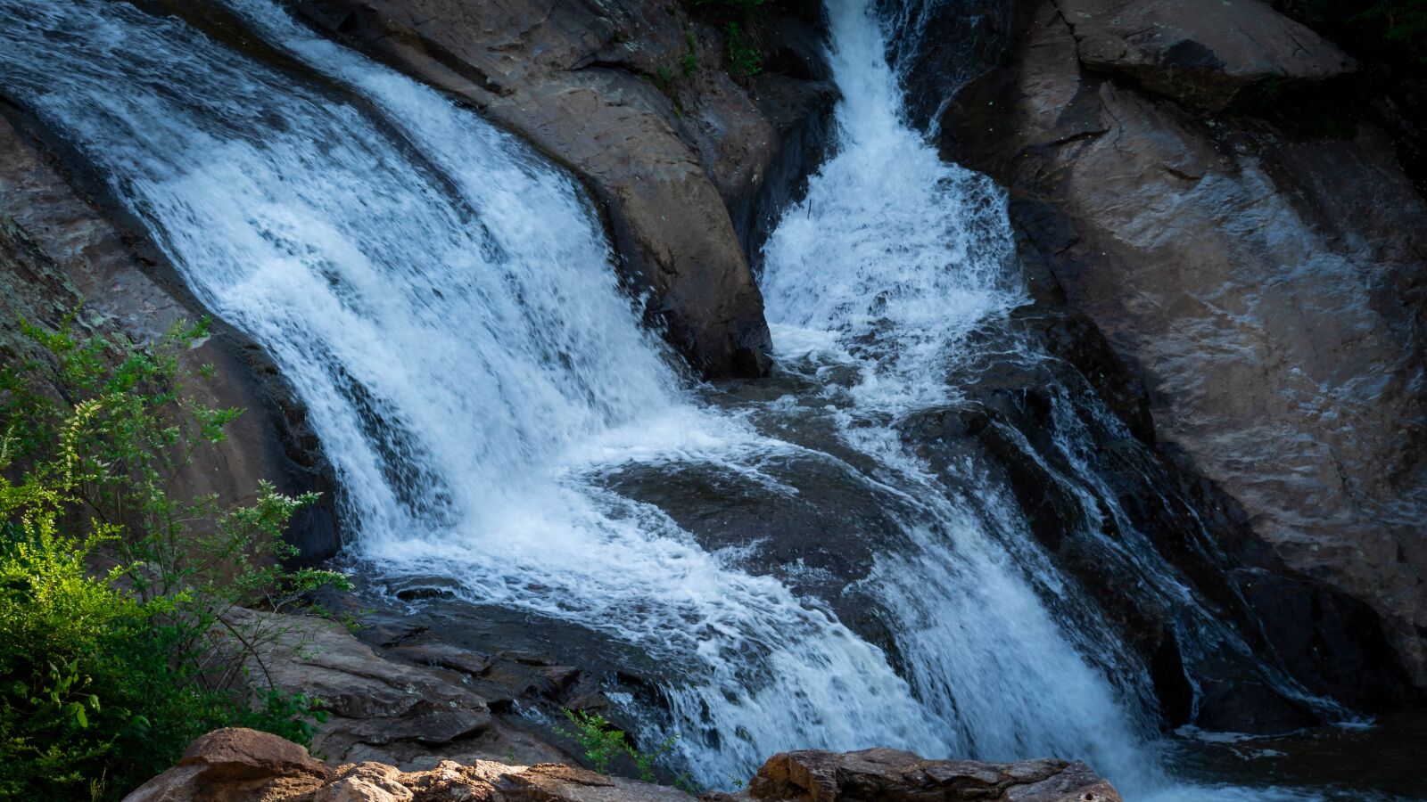 Canon EF75-300mm f/4-5.6 sample photo. Waterfall, water wheel, mill photography