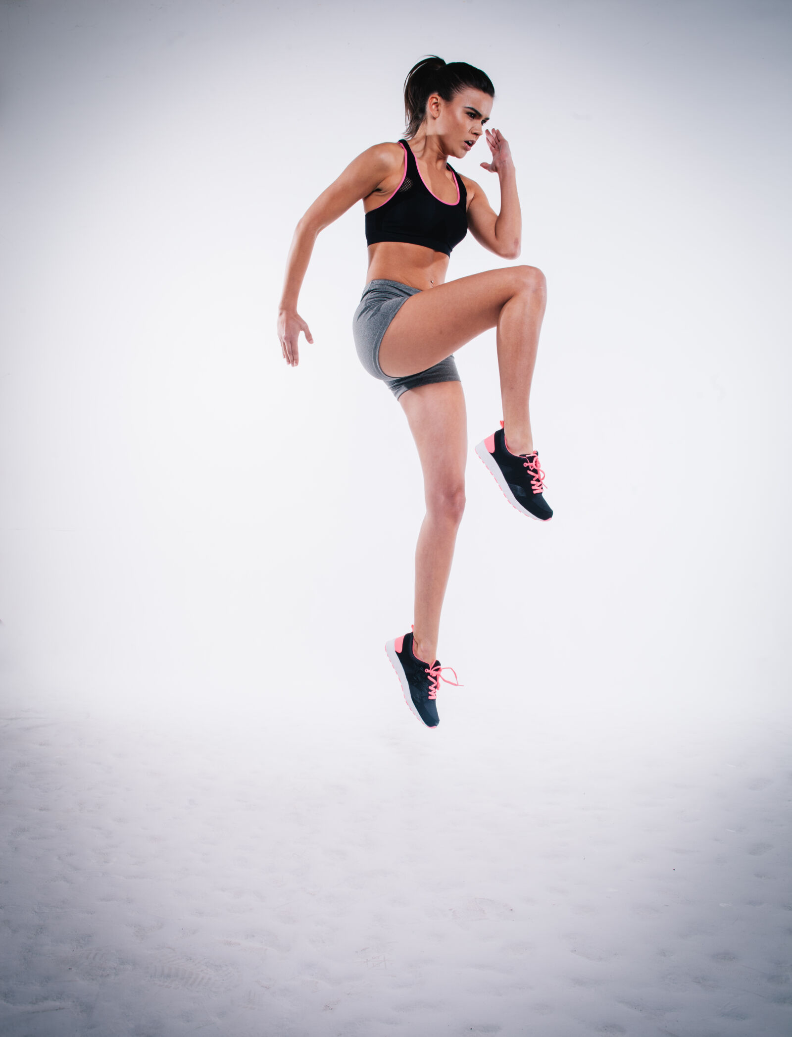 Canon EF 28-70mm f/2.8L USM sample photo. Action, exercise, figure, fitness photography