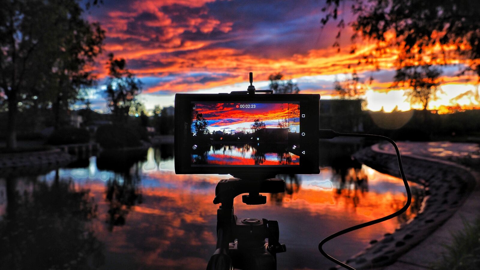 Olympus OM-D E-M1 + Olympus M.Zuiko Digital ED 12-40mm F2.8 Pro sample photo. Clouds, photography, reflection photography