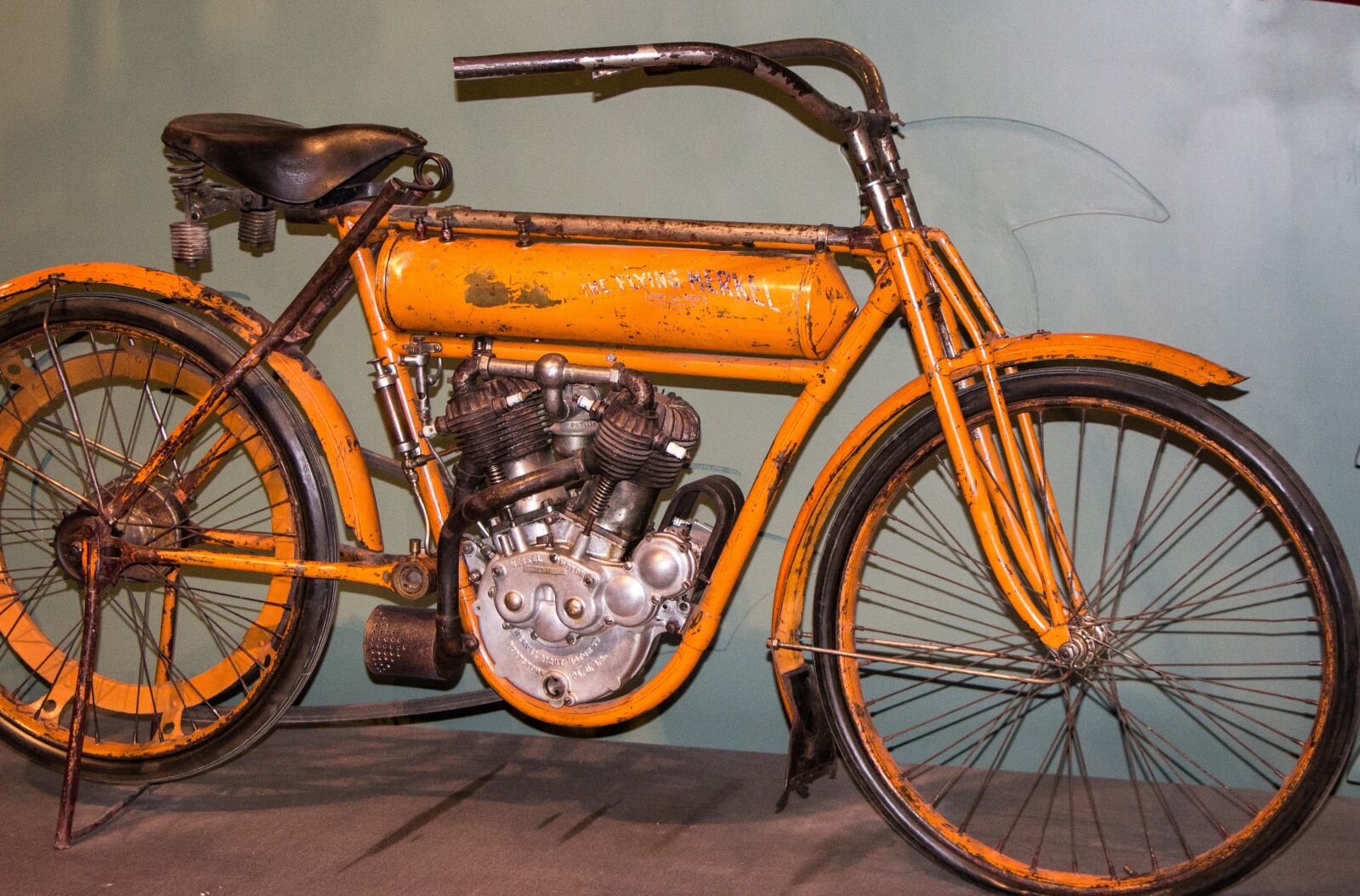 Canon EOS 700D (EOS Rebel T5i / EOS Kiss X7i) sample photo. Motorcycle, antique, vintage photography