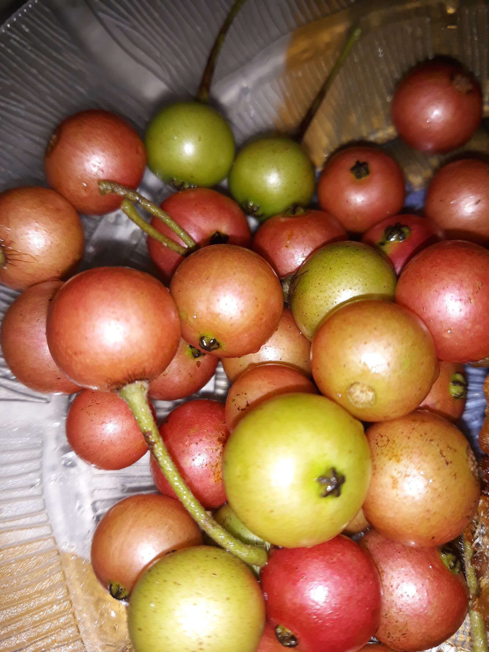 Samsung Galaxy J7 Pro sample photo. Indonesiancherry, rawfruit, diabetesherbal photography