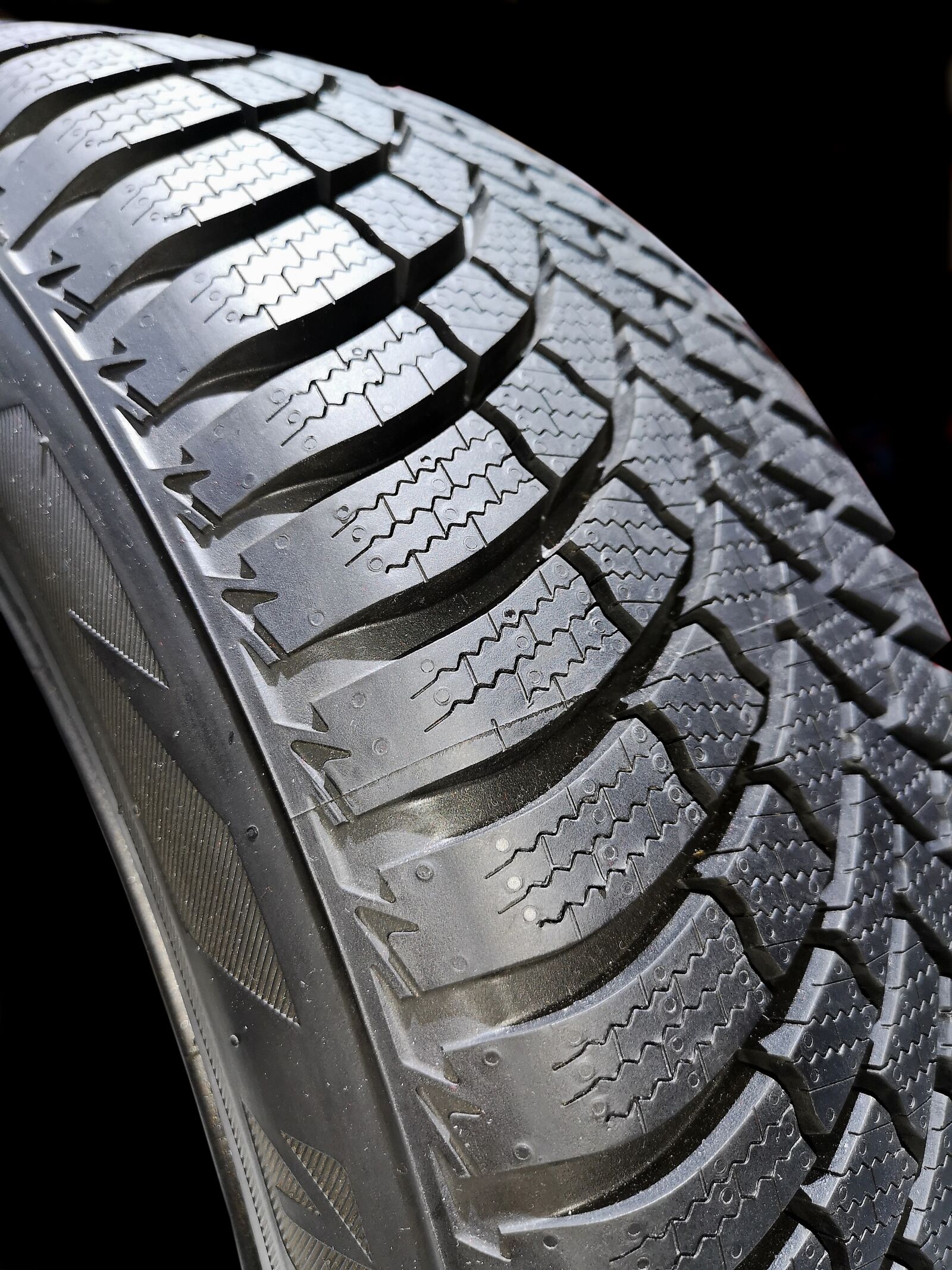 HUAWEI CLT-L29 sample photo. Tire, bridgestone, sculptures photography