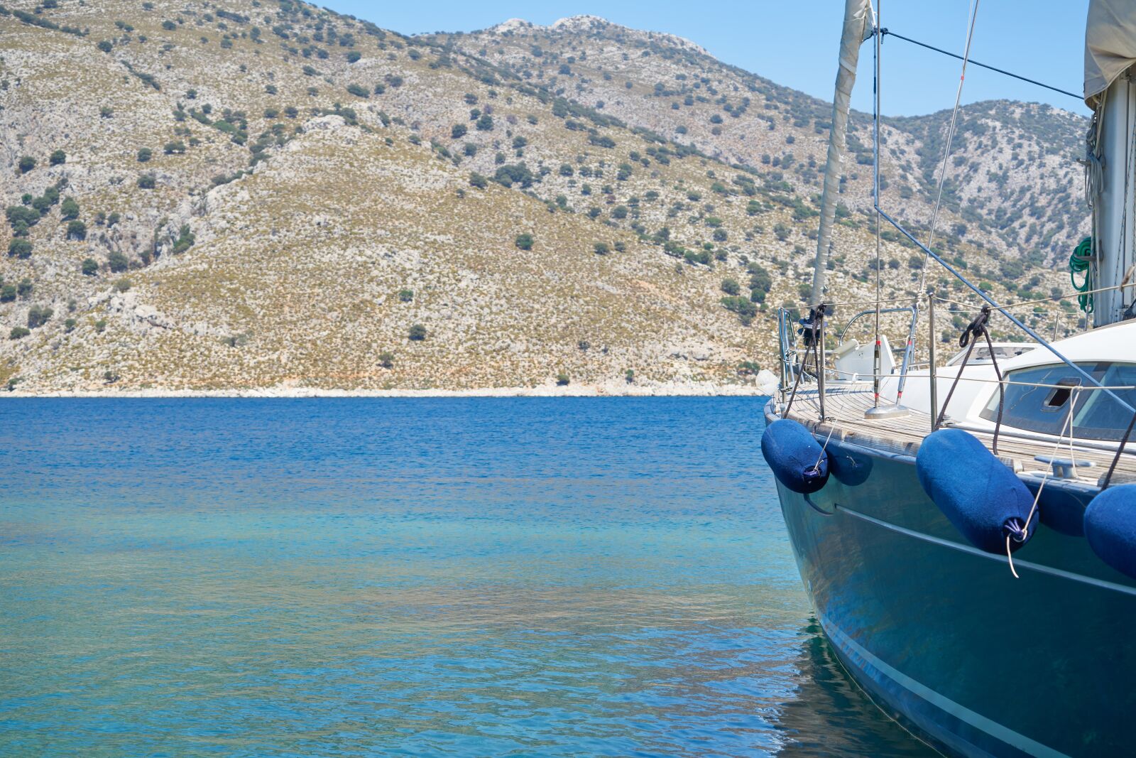 Sony a7R II sample photo. Boat, front, rope photography