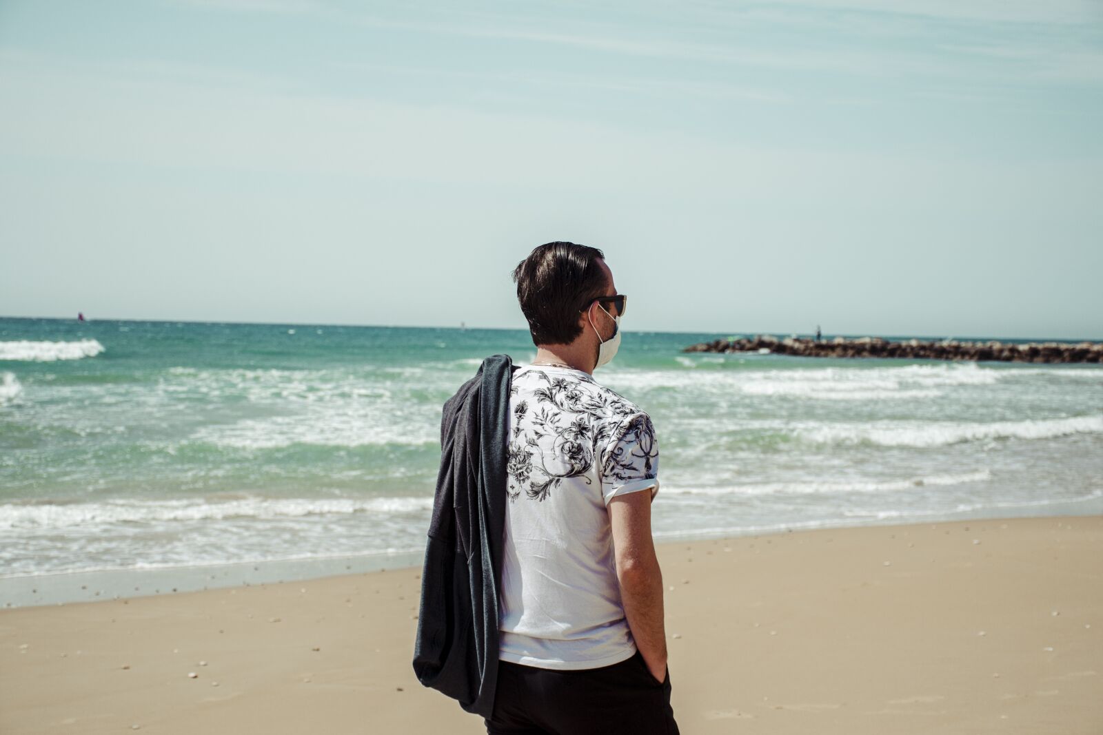 Nikon D5600 sample photo. Man, sea, couple photography