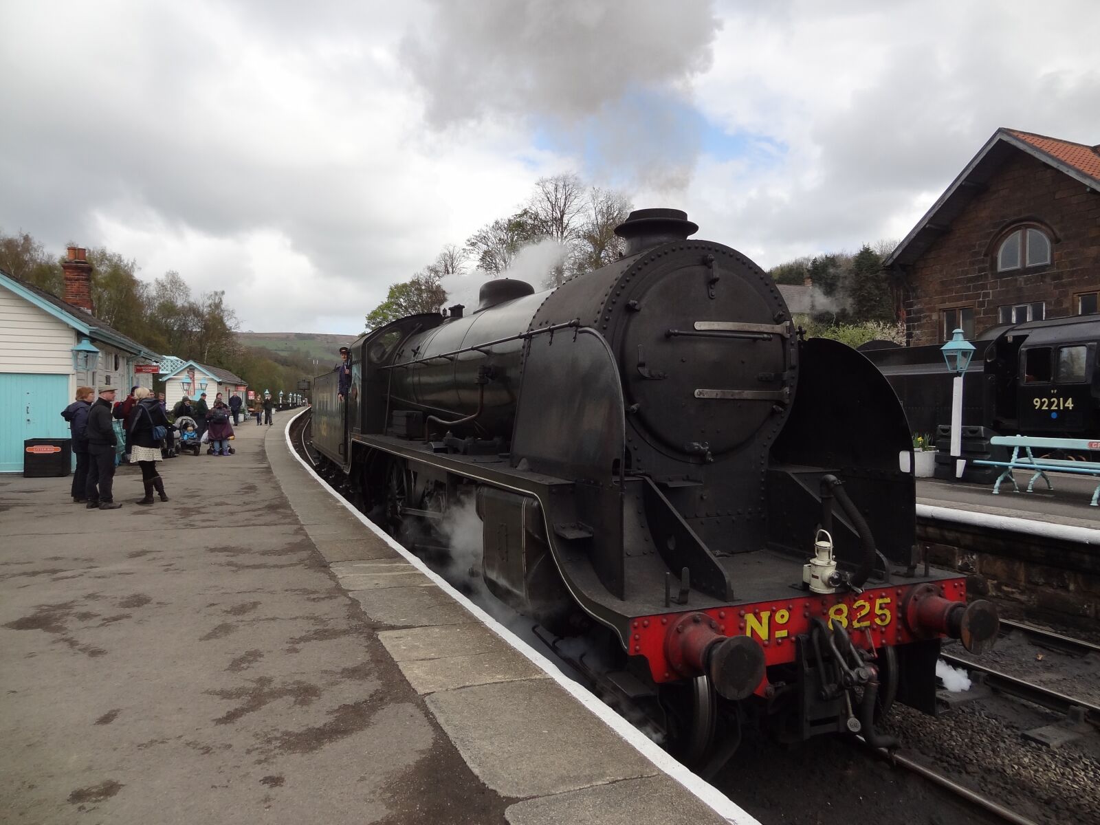Sony Cyber-shot DSC-HX9V sample photo. North yorks, railway, engine photography
