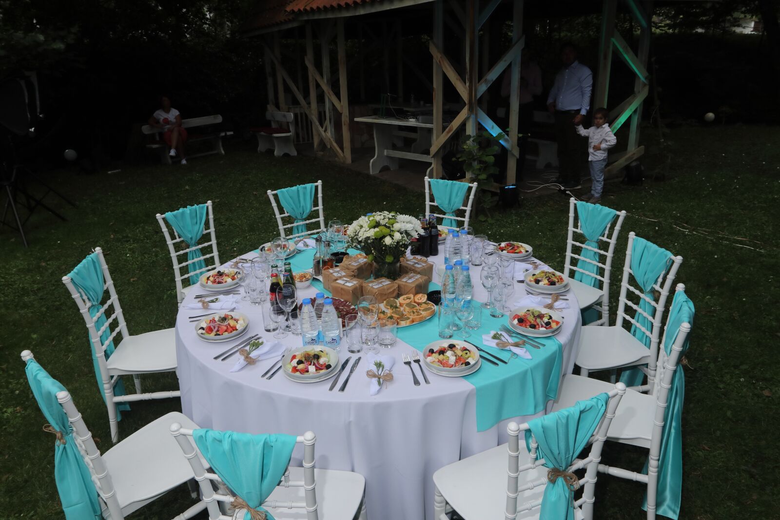 Canon EF 16-35mm F2.8L II USM sample photo. Holiday, table, decoration photography