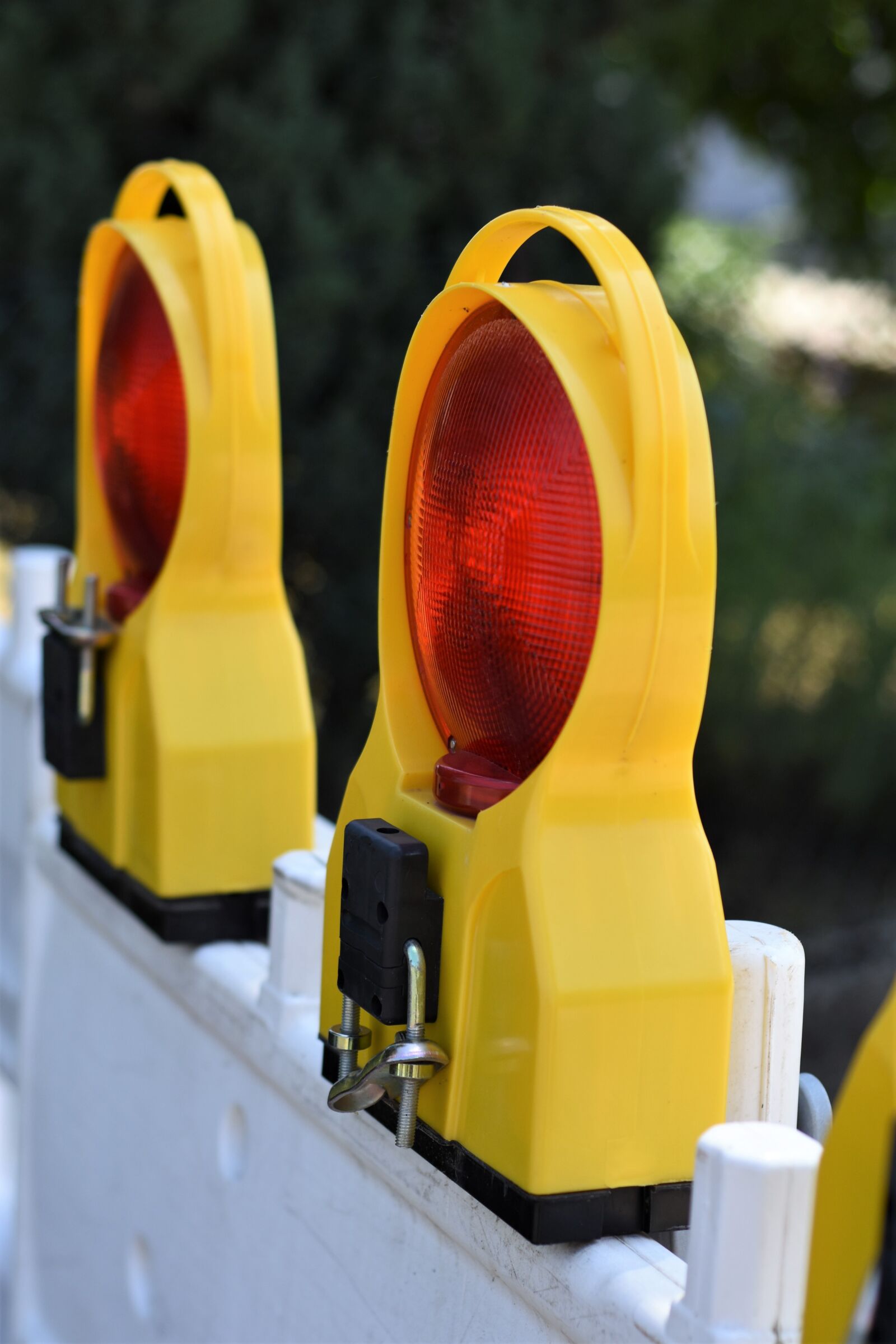Nikon D7200 sample photo. Site, warning light, road photography