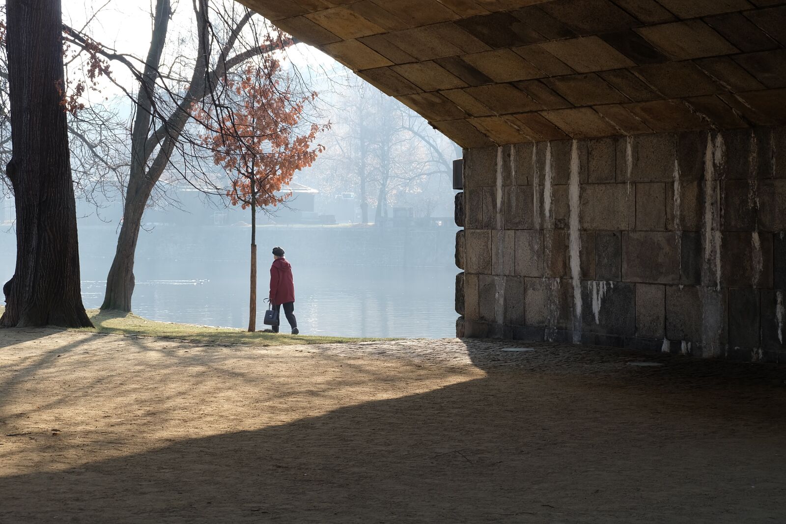 Fujifilm X-A2 + Fujifilm XC 16-50mm F3.5-5.6 OIS II sample photo. Solitude, loneliness, ageing photography