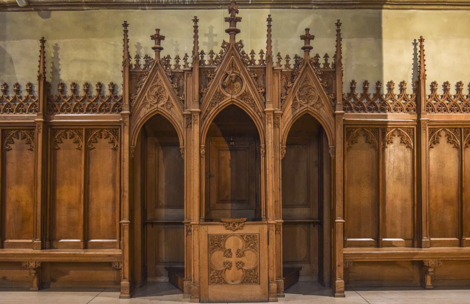 Nikon D3300 sample photo. Church, confessional, confession photography