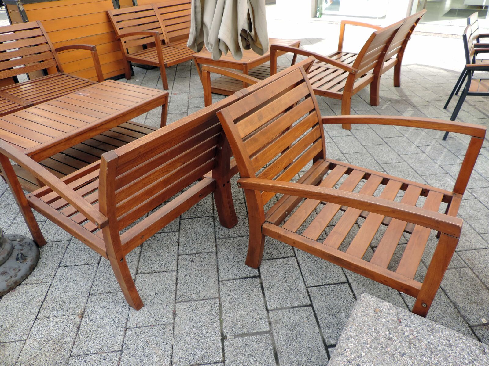 Nikon Coolpix P520 sample photo. Carpentry, chairs, furniture, seat photography