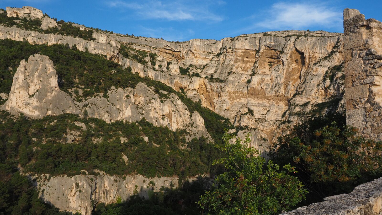 Olympus OM-D E-M1 + Olympus M.Zuiko Digital ED 12-40mm F2.8 Pro sample photo. Rock, karst area, karst photography