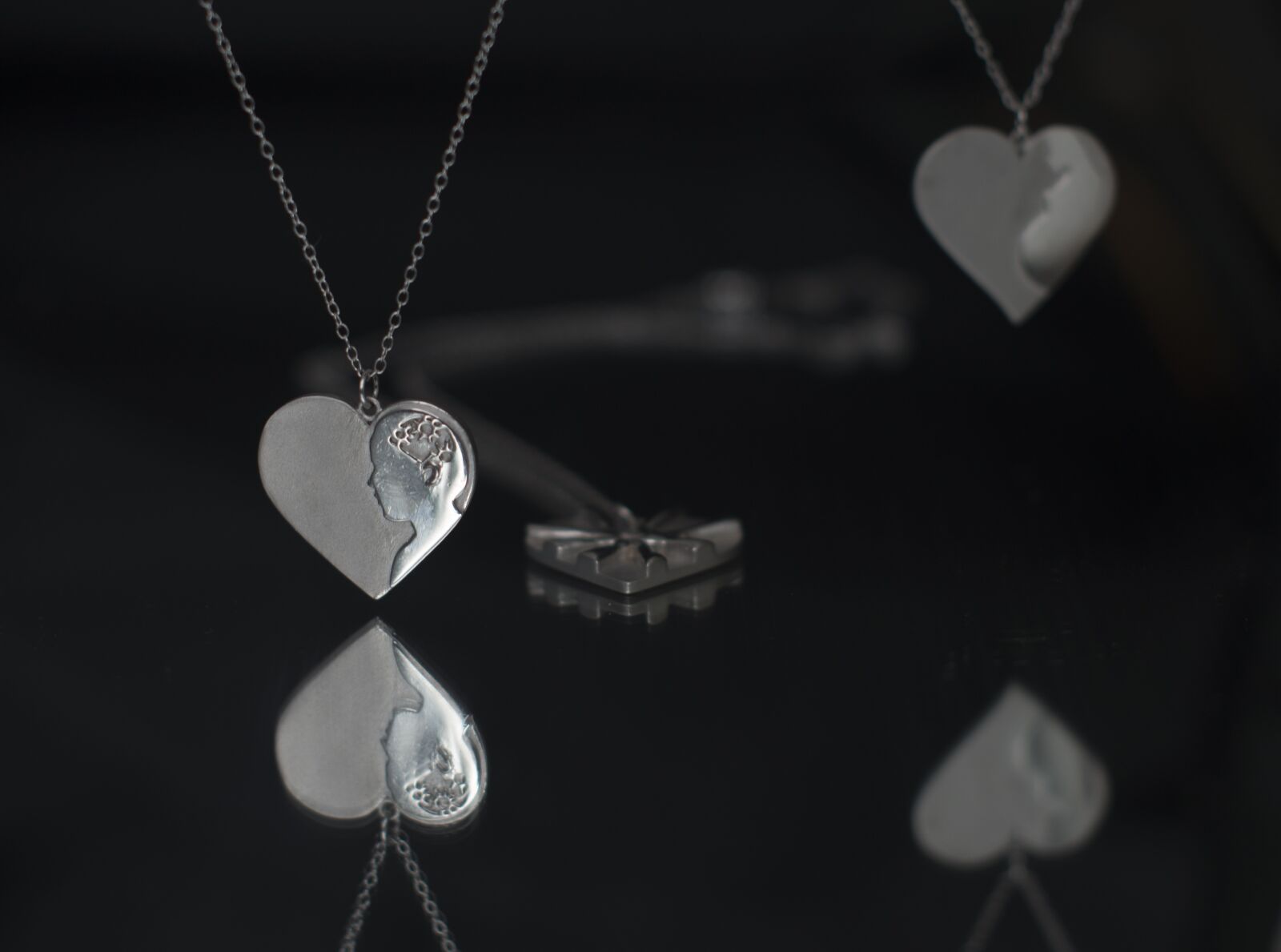 Nikon D610 sample photo. Necklace, jewelry, heart photography