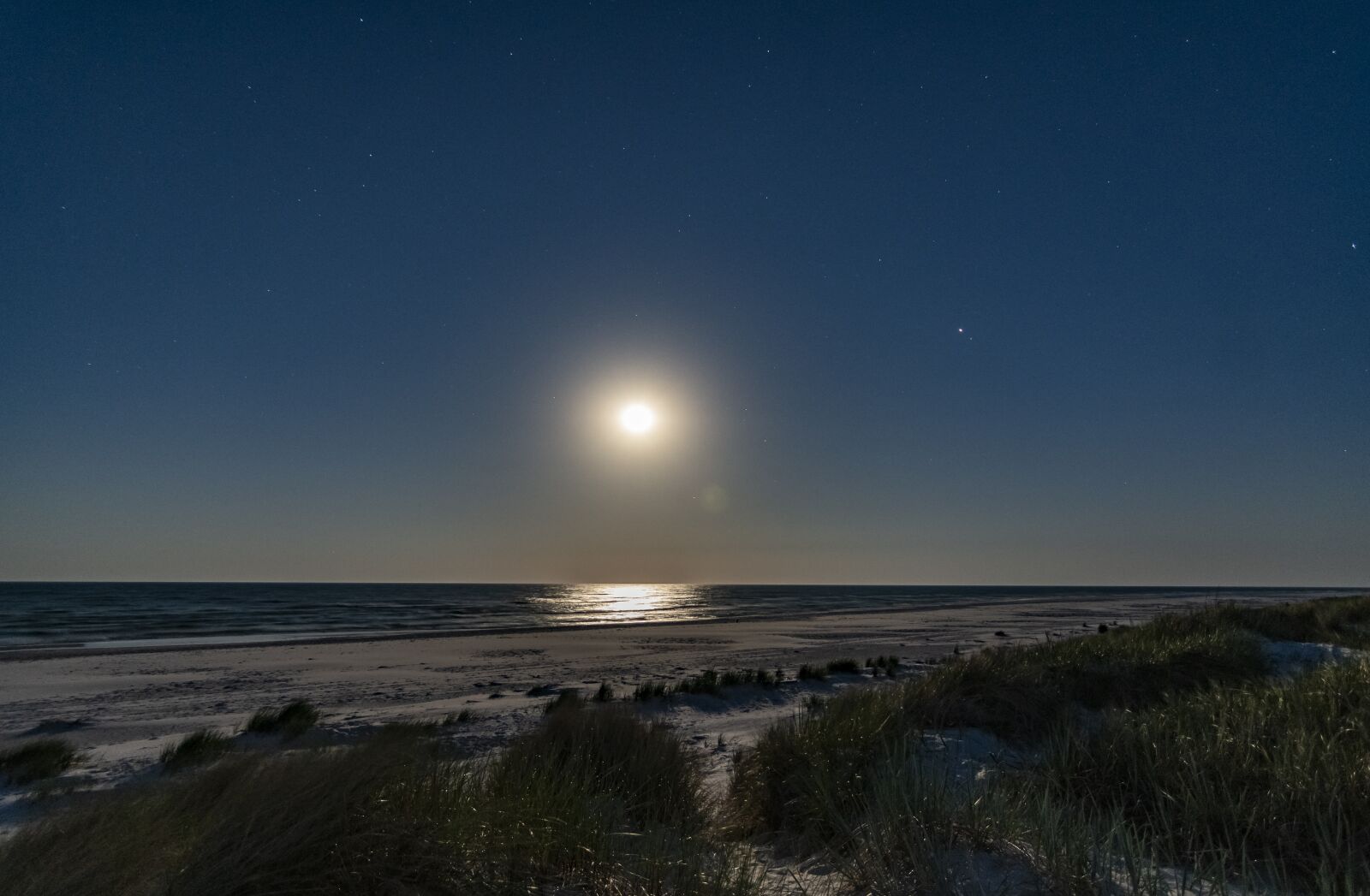 Tokina AT-X Pro 11-16mm F2.8 DX II sample photo. Moon, midnight, night photography