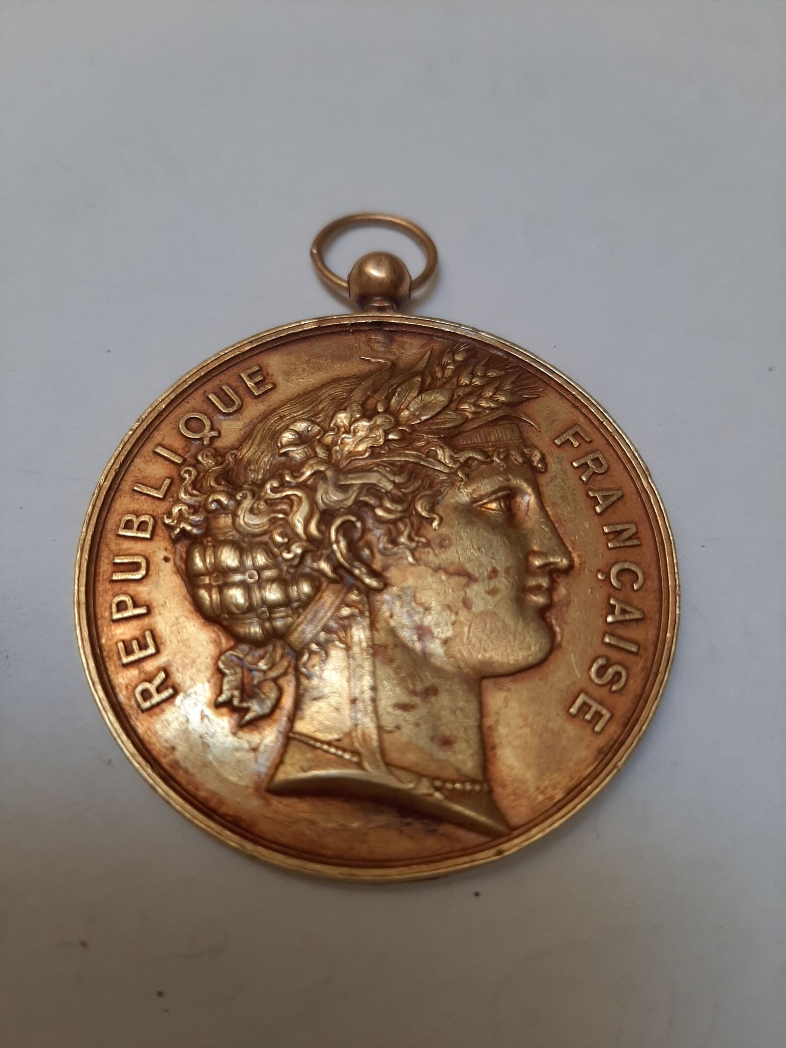 Samsung Galaxy A50 sample photo. Medal, brons medal, old photography