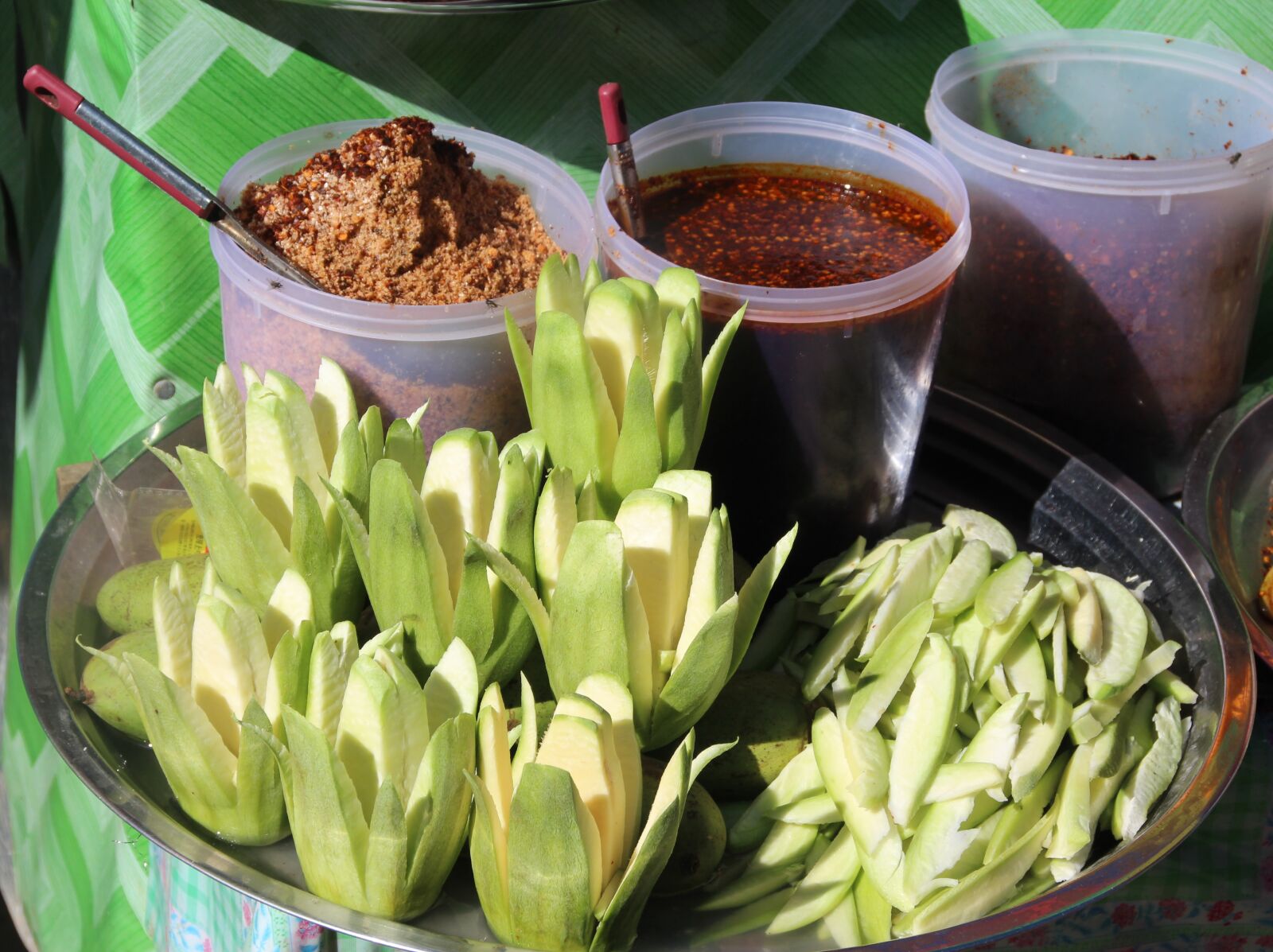 Canon EOS 700D (EOS Rebel T5i / EOS Kiss X7i) sample photo. Food, street, asia photography