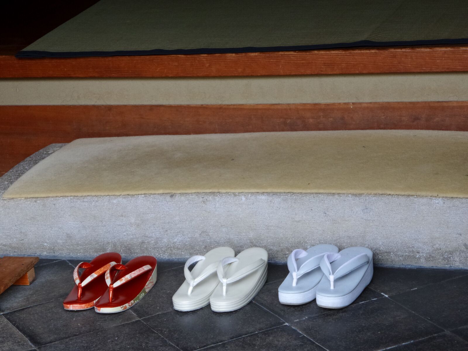 Samsung Galaxy K Zoom sample photo. Japanese, traditional, shoes photography