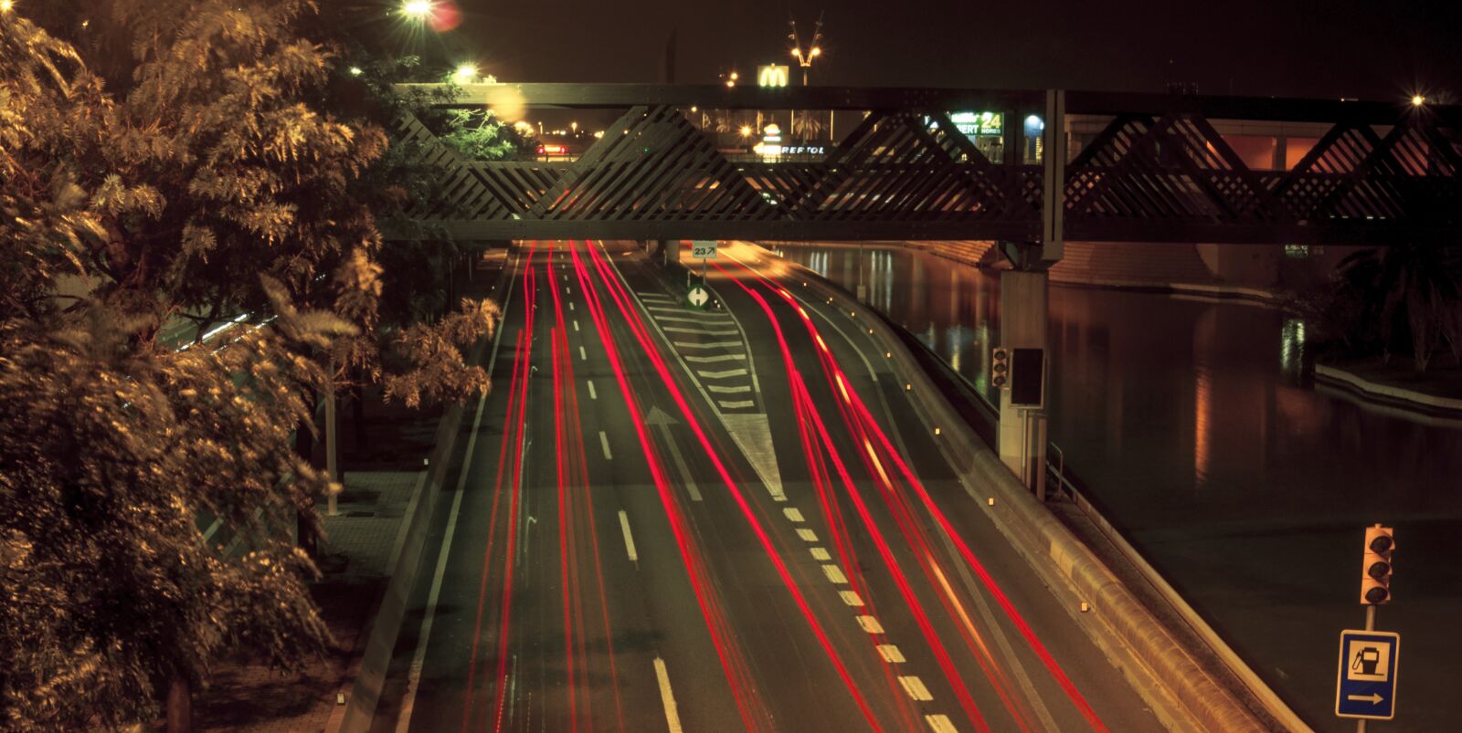Nikon D90 sample photo. Night, lights, city photography