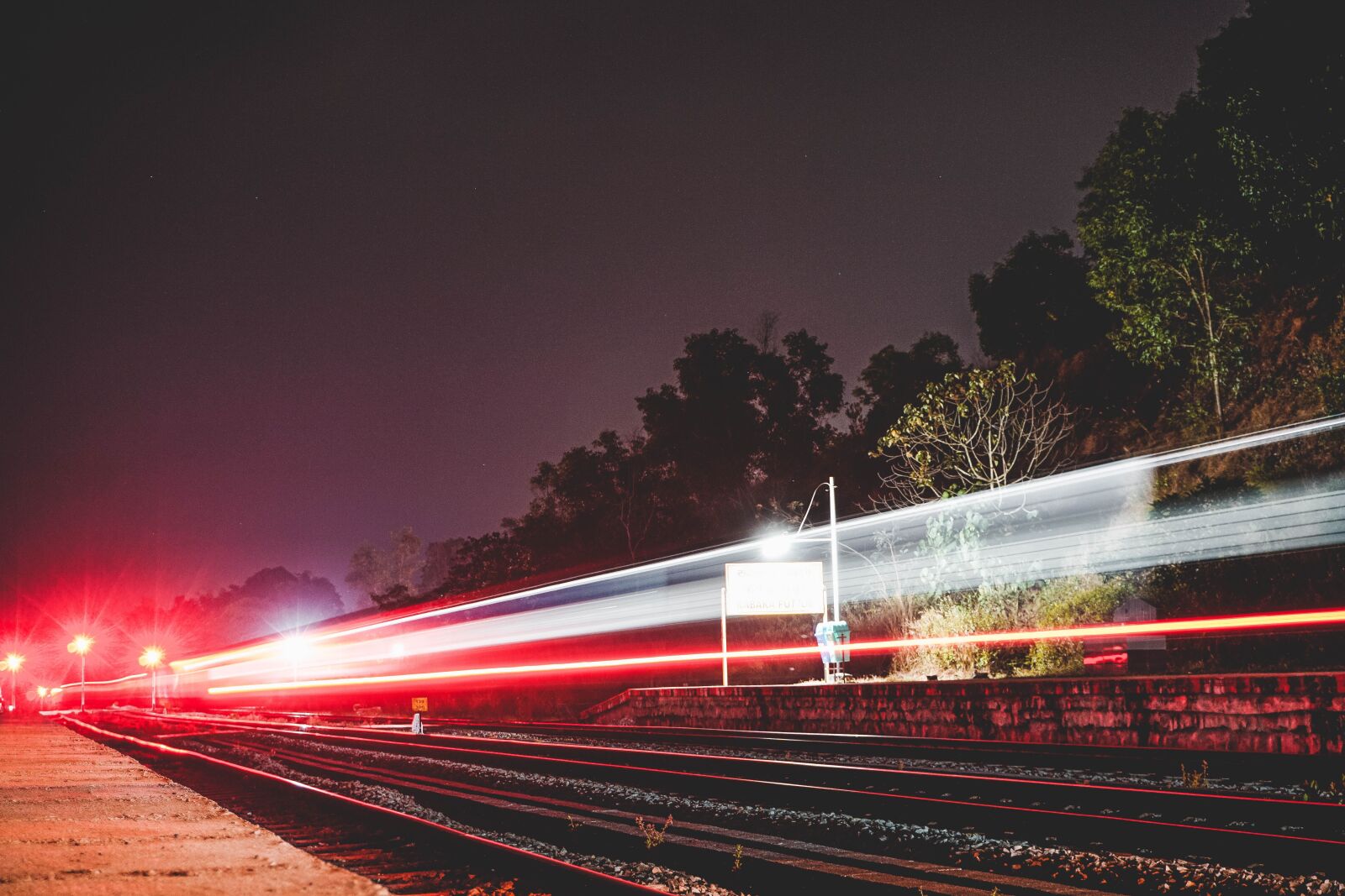 Sony a6000 sample photo. Train, night, light photography