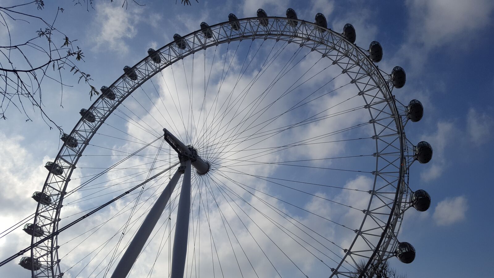 Samsung Galaxy S6 sample photo. London, february, city photography