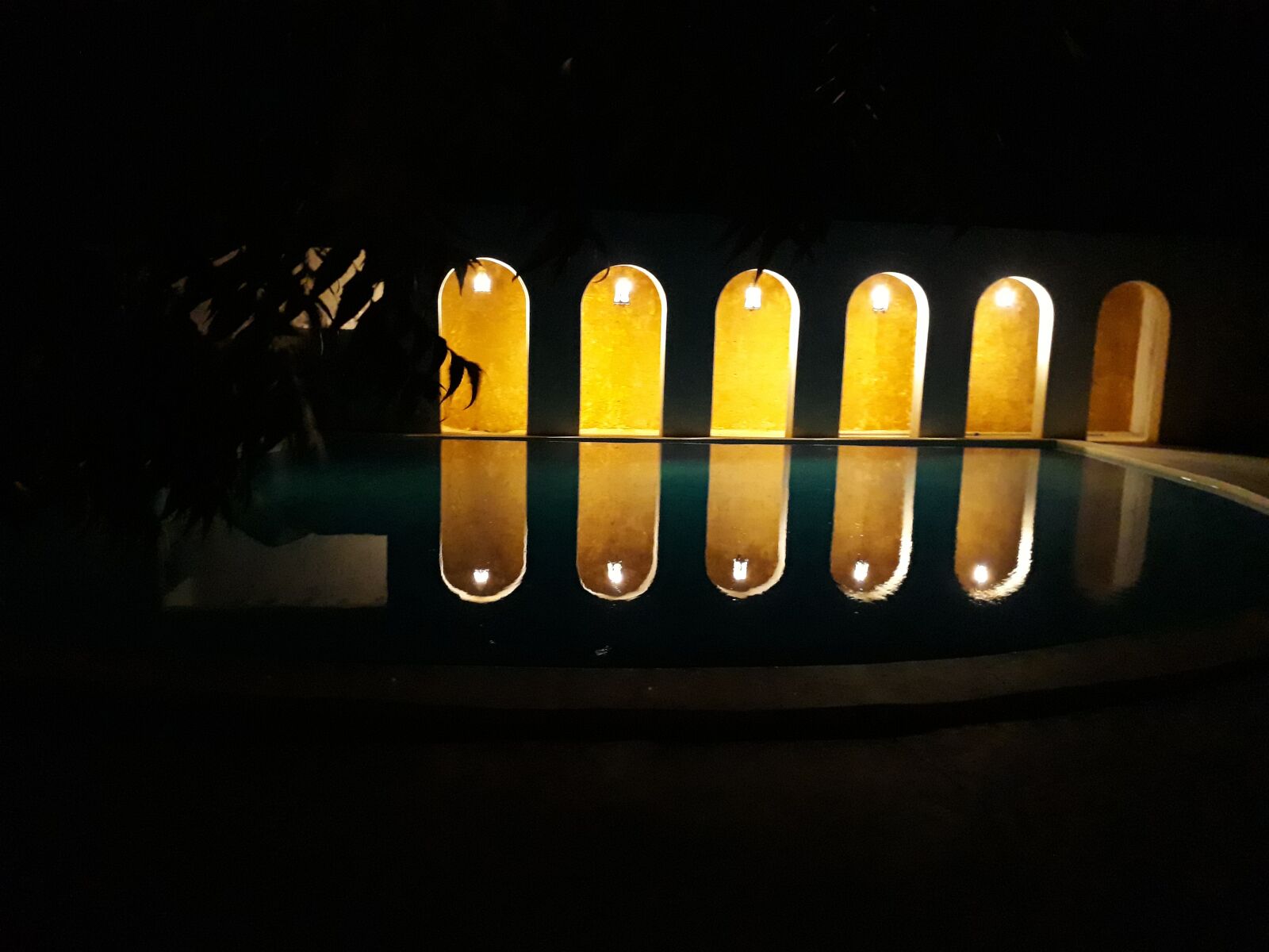 Samsung Galaxy J5 Prime sample photo. Arches, over water, night photography