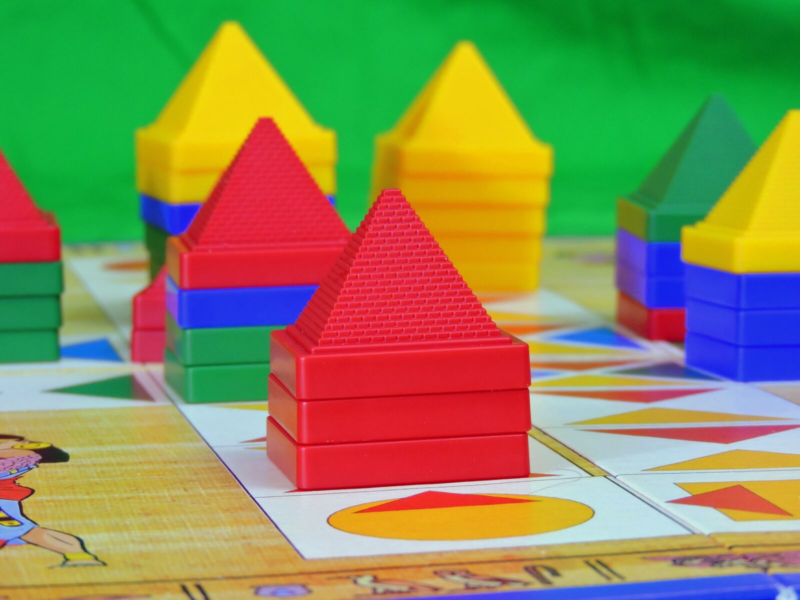 Nikon Coolpix P600 sample photo. Game, pyramids, play photography
