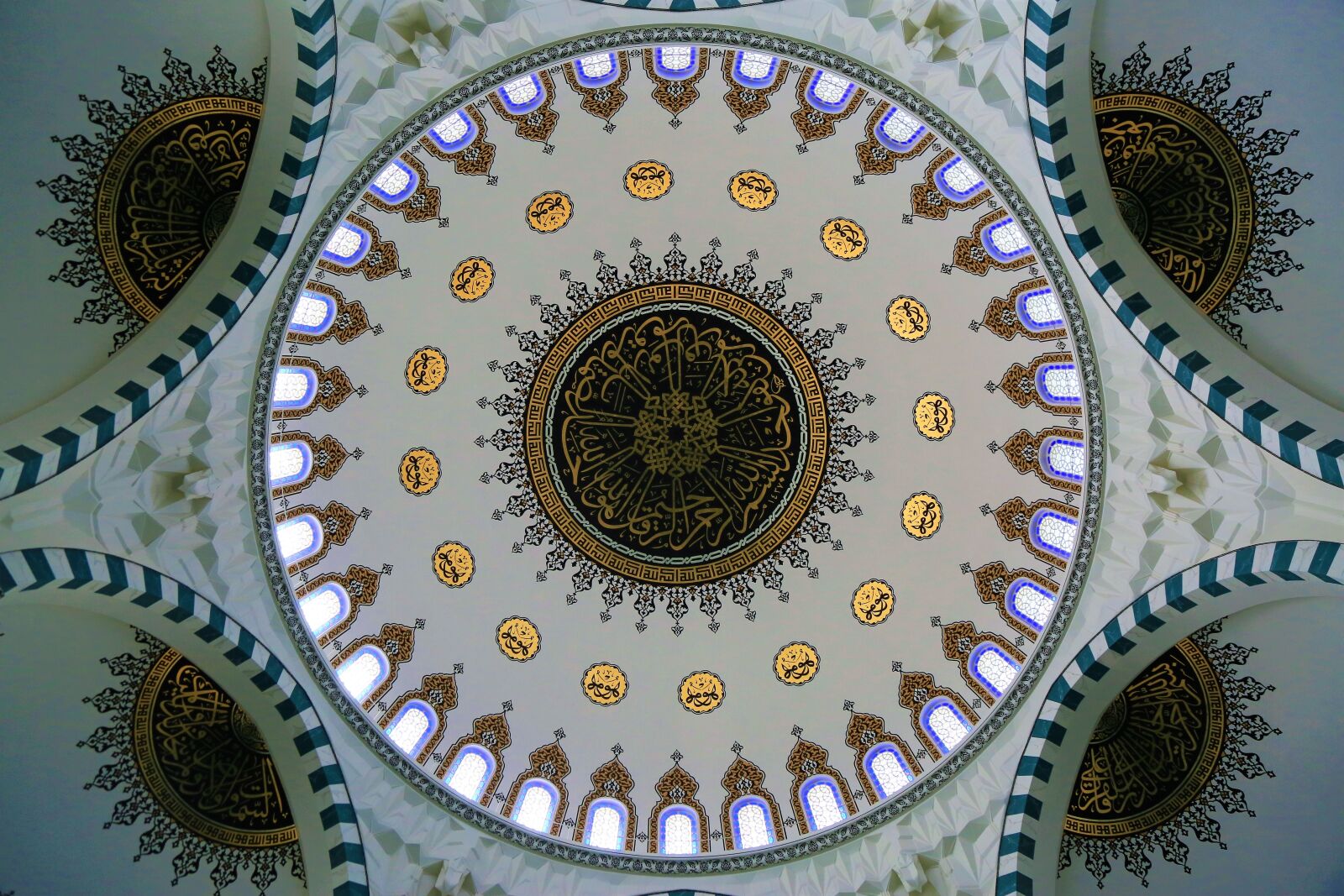 Canon EF 24-105mm F4L IS USM sample photo. Cami, dome, ornament photography