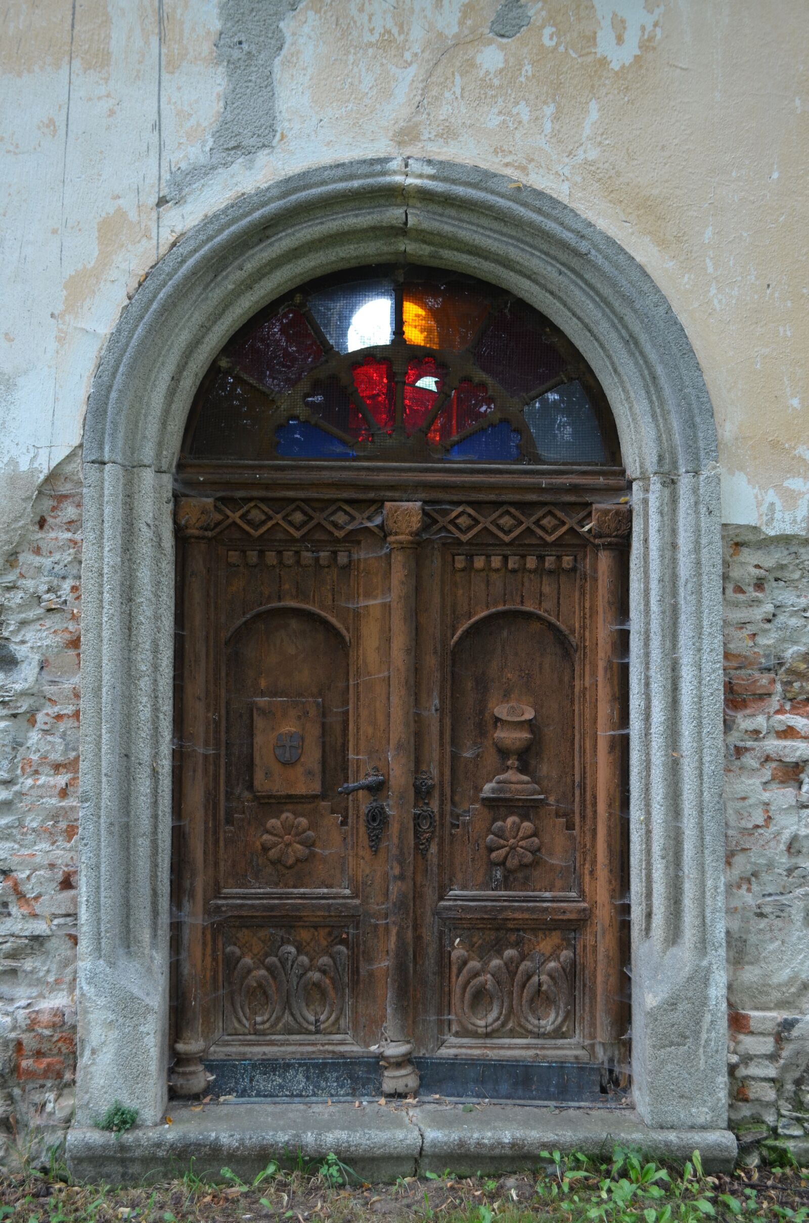 Nikon D5100 sample photo. Church, door, old doors photography