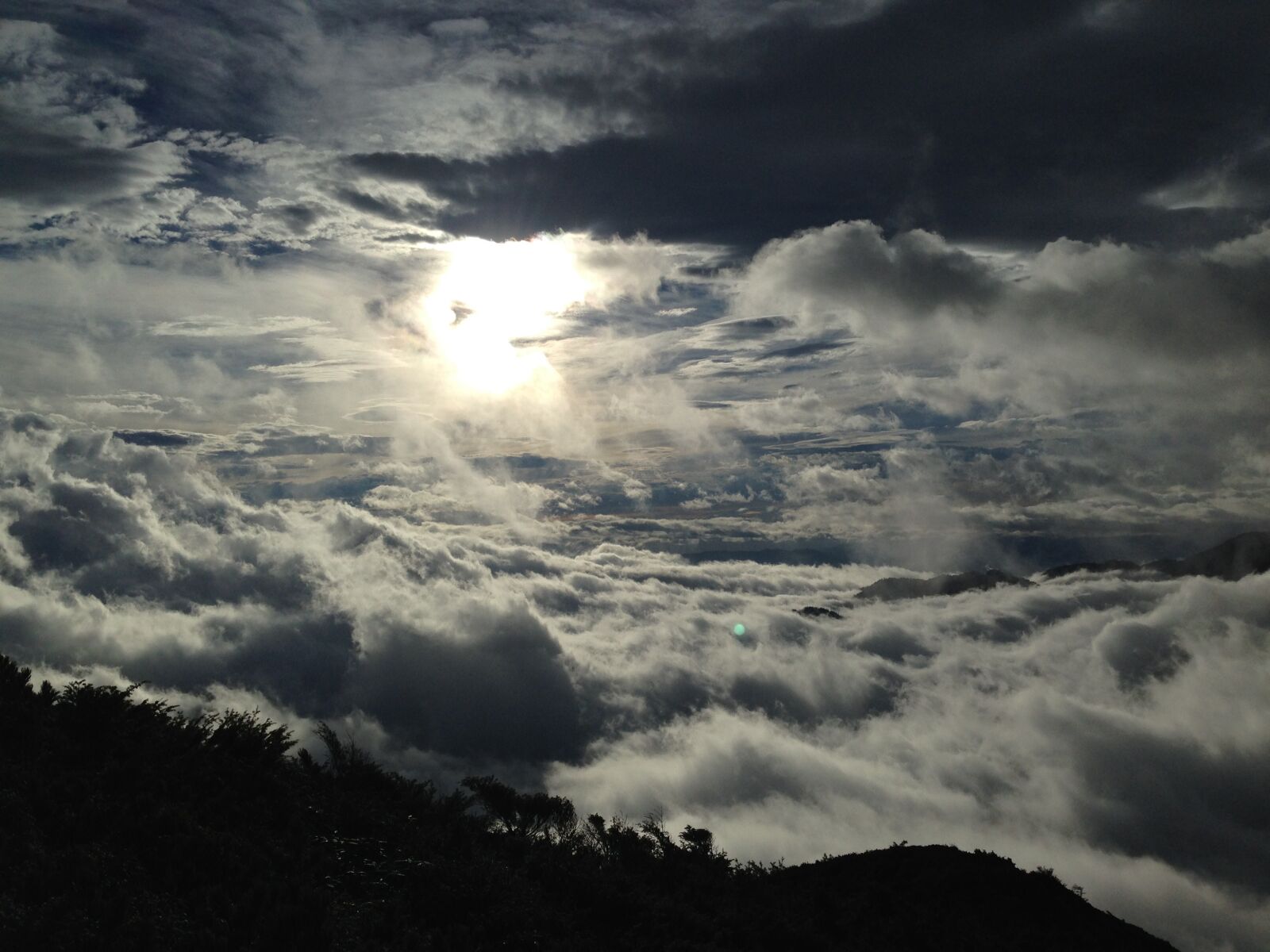 Apple iPhone 5c sample photo. Mountain, sea of clouds photography