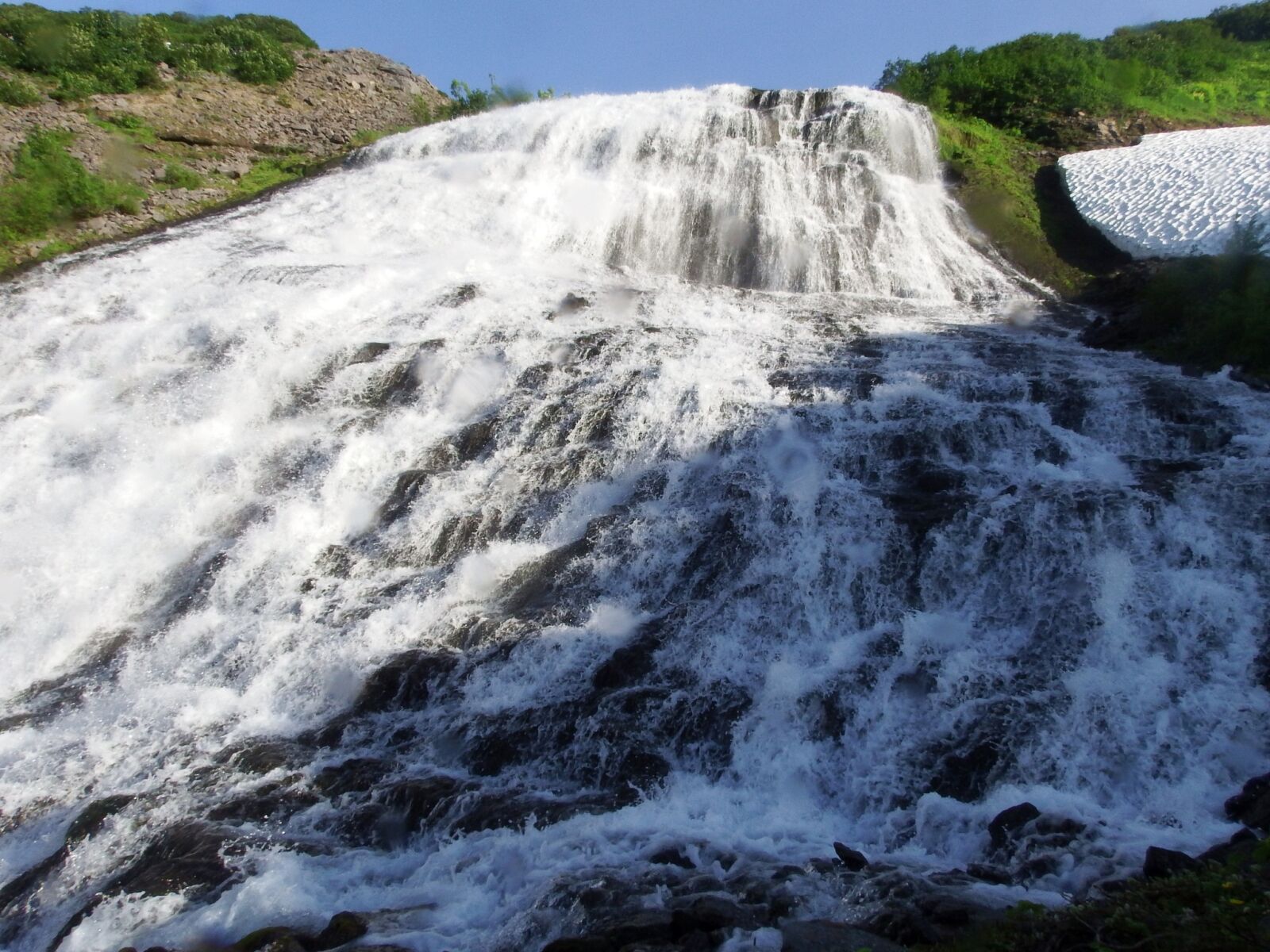 Fujifilm FinePix S1 sample photo. Waterfall, spillway, autumn photography