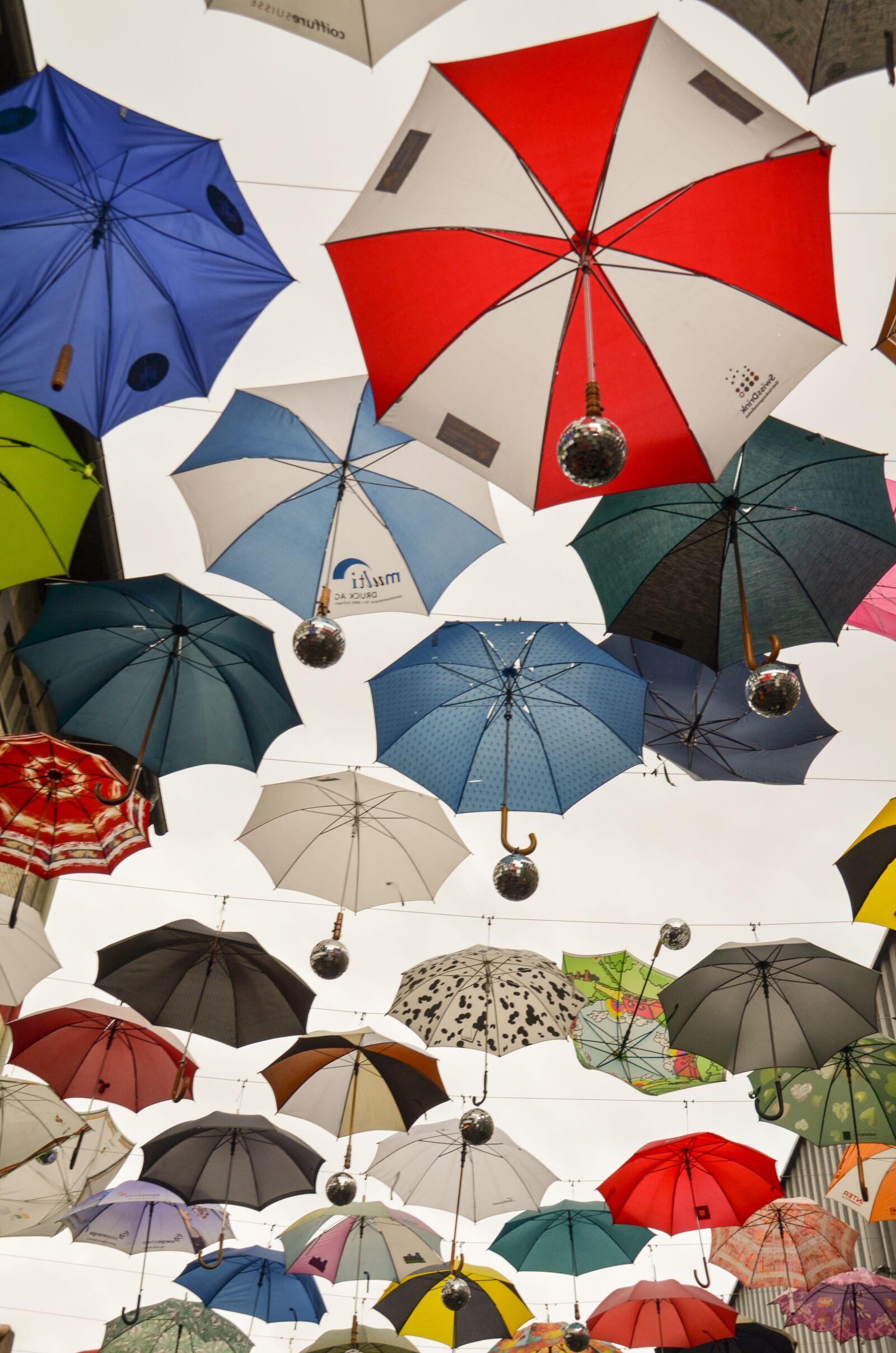 Nikon D7000 sample photo. Umbrella, parasol, rainy weather photography