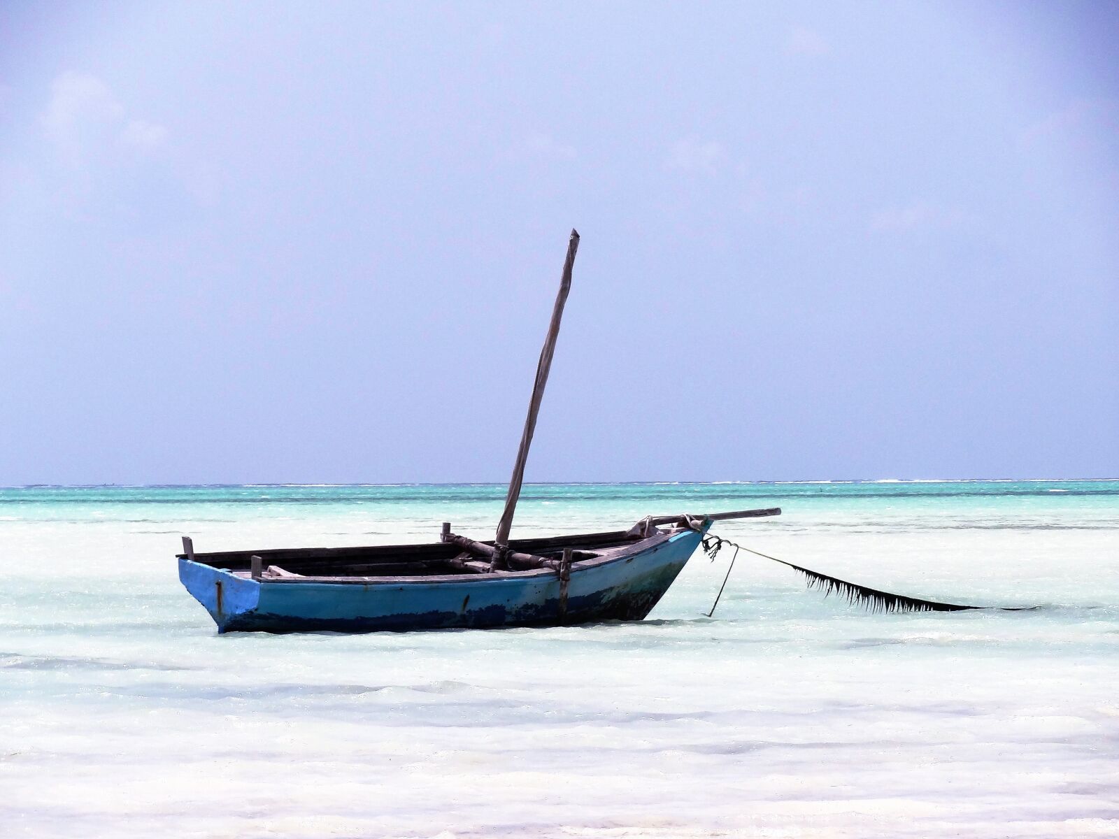 Sony Cyber-shot DSC-HX9V sample photo. Ship, ebb, beach photography