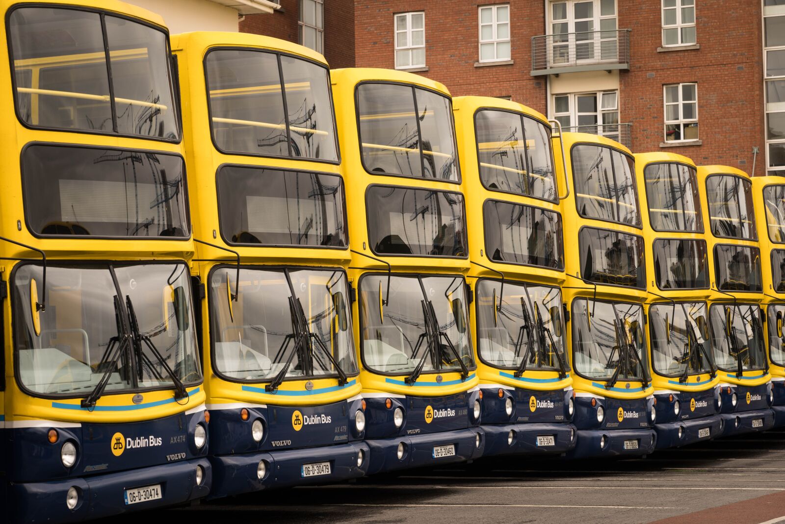 Sony a6500 + Sony Vario-Tessar T* E 16-70mm F4 ZA OSS sample photo. Bus, dublin, ireland photography