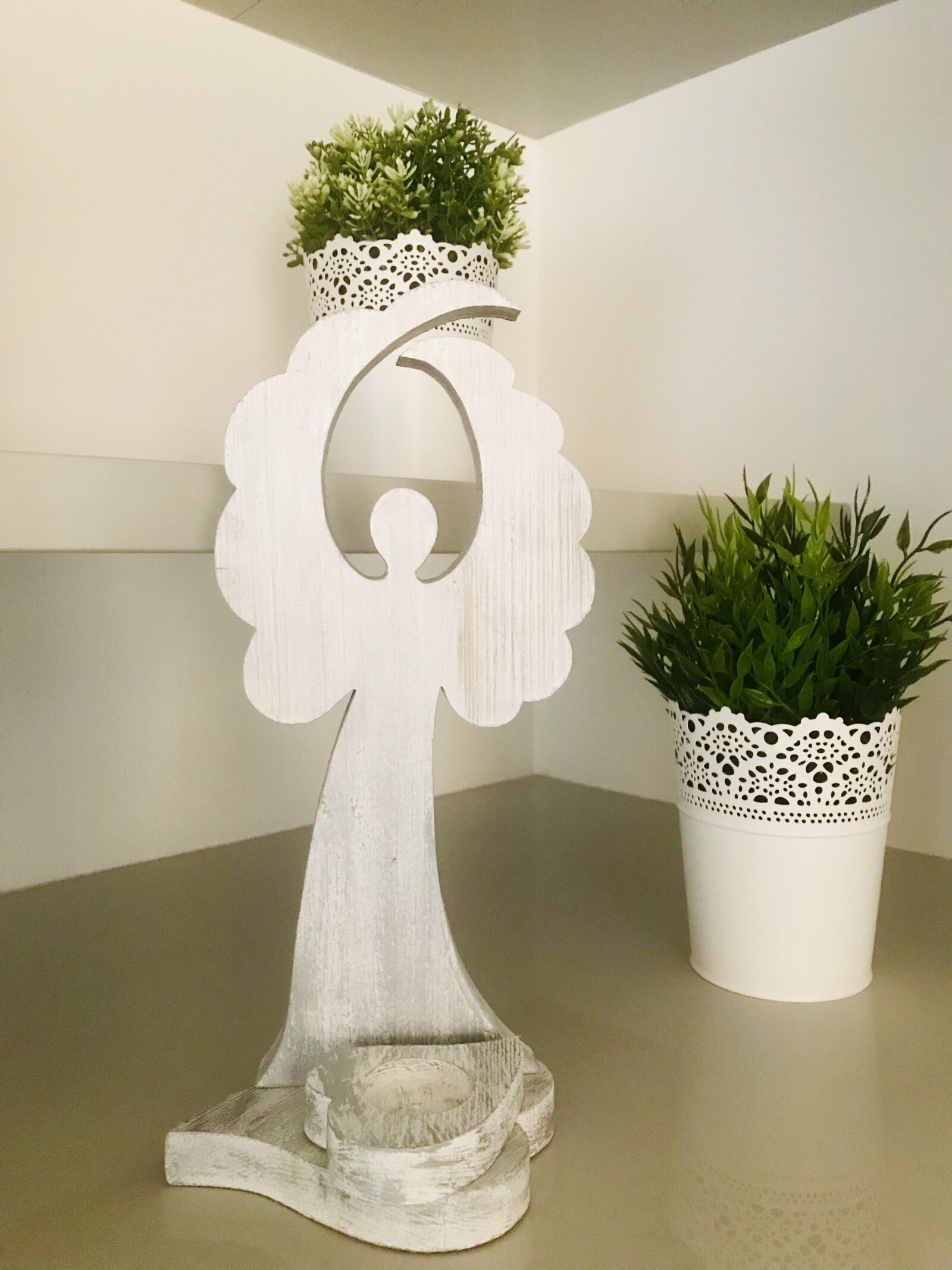 iPhone 7 back camera 3.99mm f/1.8 sample photo. Angel, decoration, wood photography