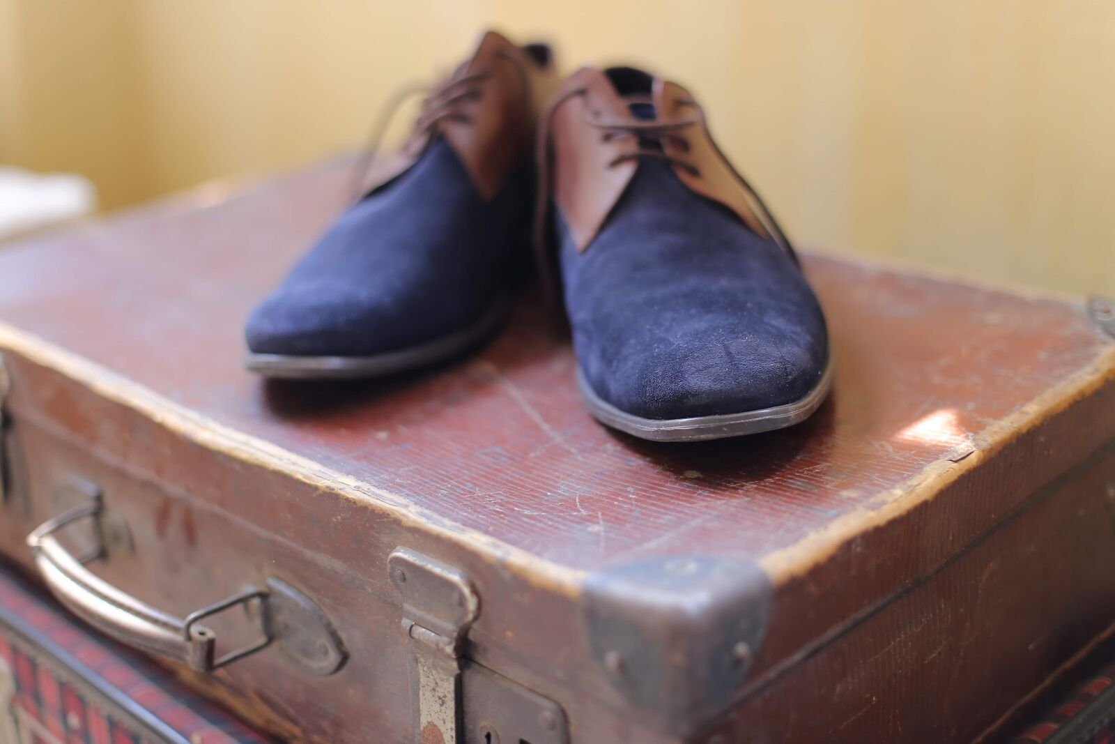 Canon EOS 6D + Canon EF 50mm F1.4 USM sample photo. Blue, shoes, luggage, clothing photography