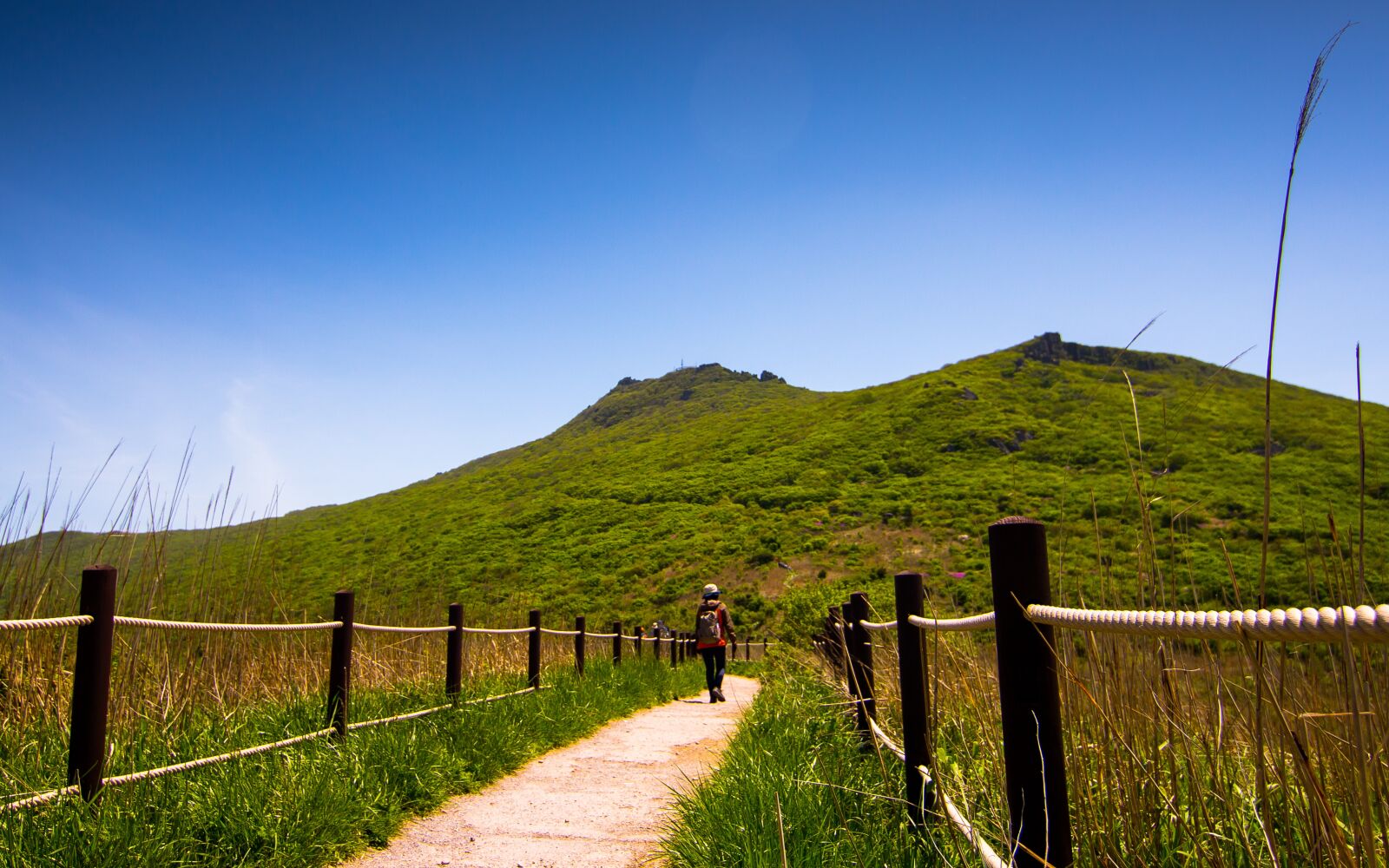 Canon EOS 70D sample photo. Travel, hiking, trekking photography