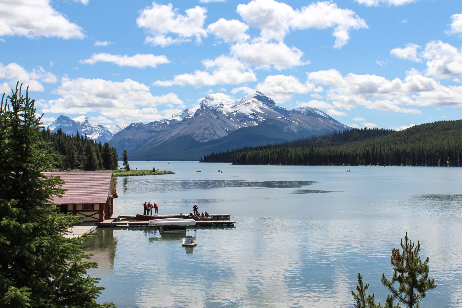 Canon EOS 600D (Rebel EOS T3i / EOS Kiss X5) sample photo. Maligne lake, jasper, alberta photography