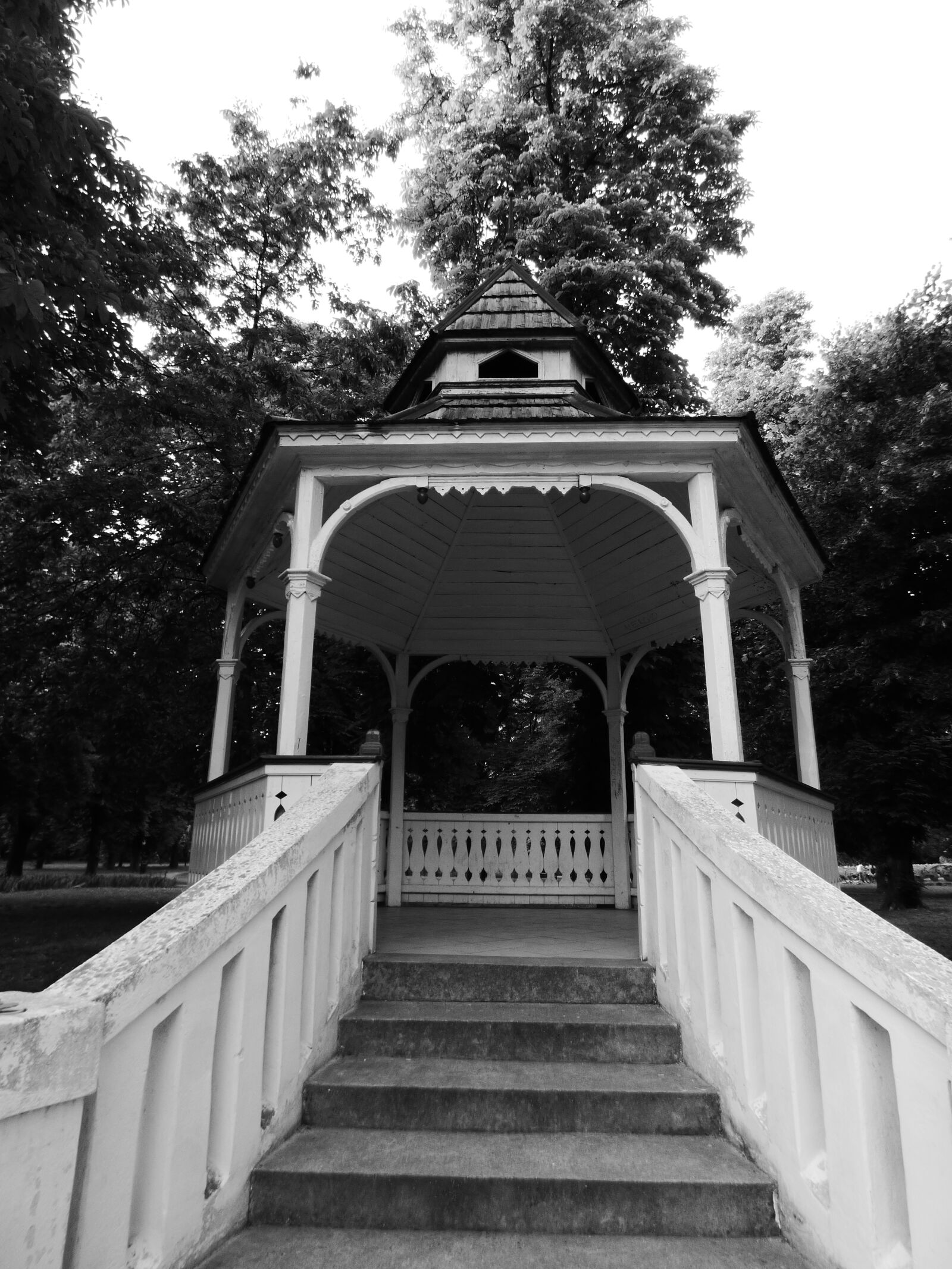 Panasonic DMC-FZ72 sample photo. Nagyk r s, bandstand photography